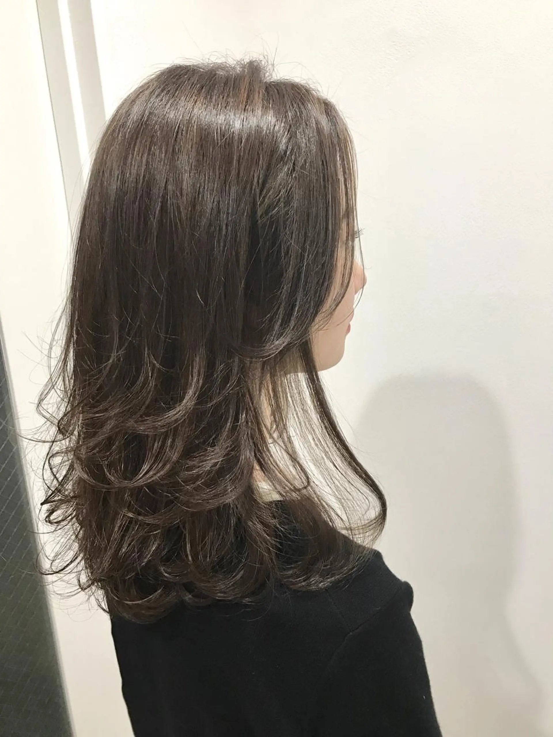 ミディアム パーマ ヘアアレンジ ネイル マツエク・マツパ ハイライト 井坂 弘人のヘアスタイル