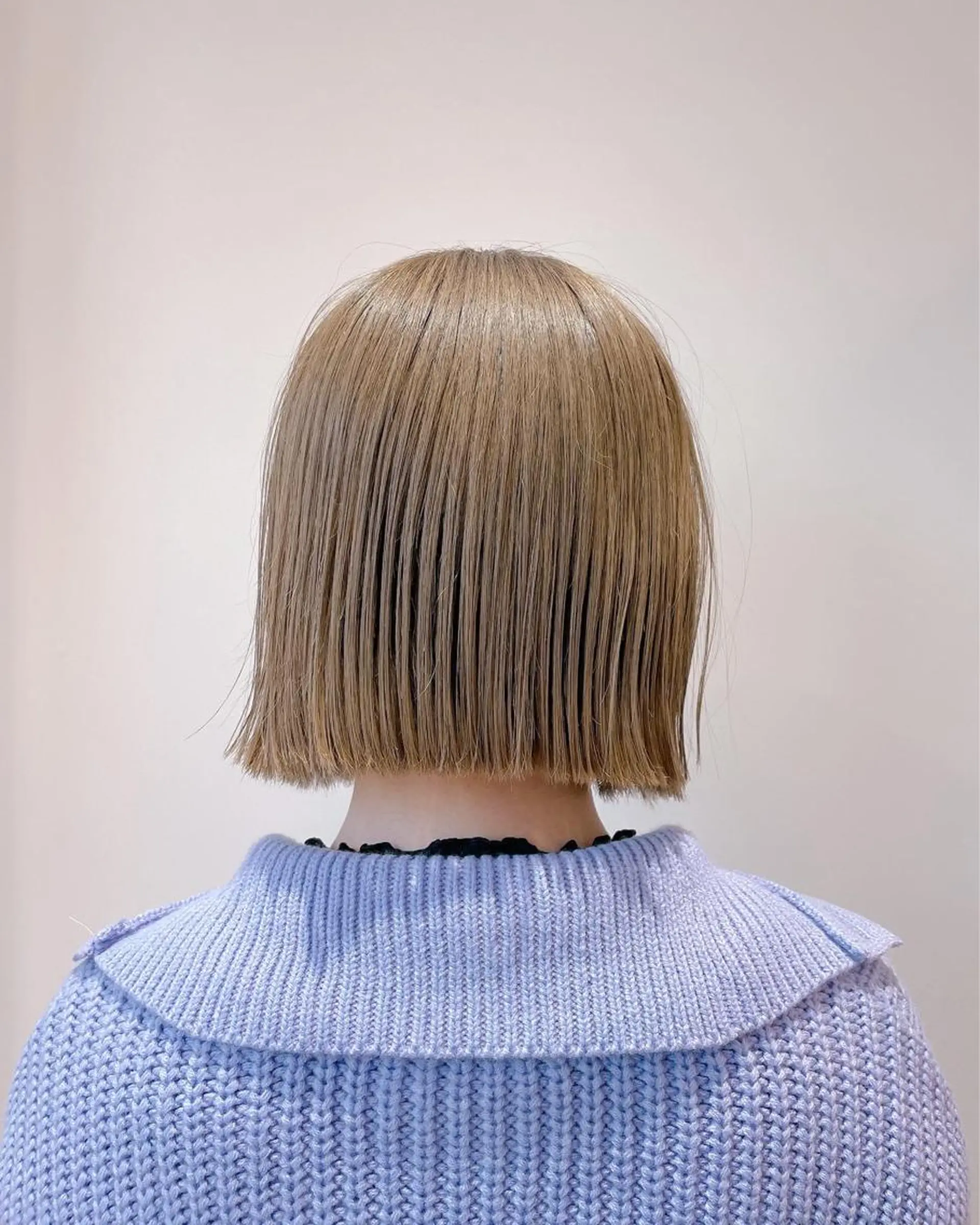 ショート カラー ベージュカラー ブリーチ ヘアカラー トリートメント コクブ アキヨのヘアスタイル