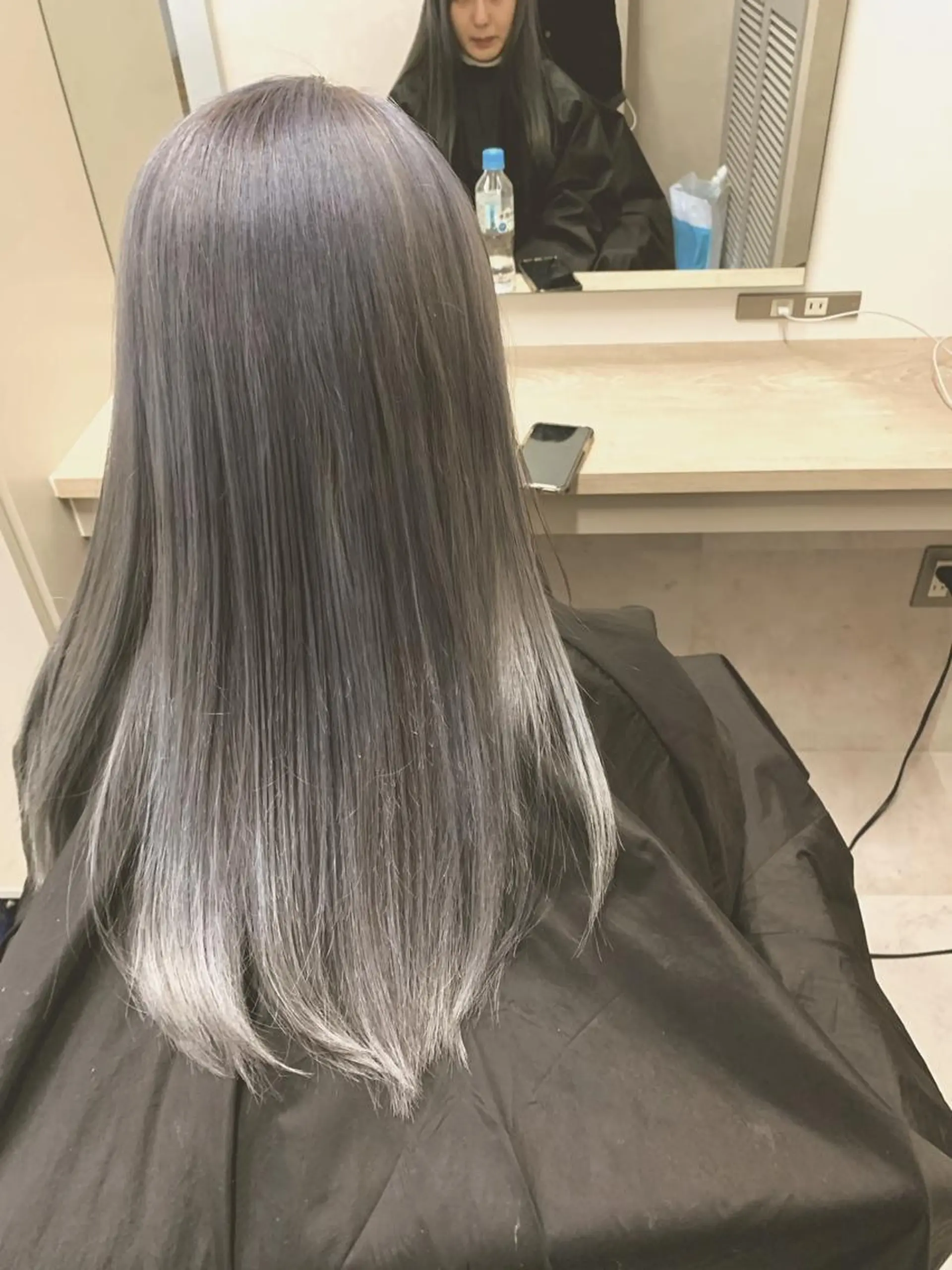 ロング カラー ブリーチ ブロンド ホワイトブロンド カット ヘアカラー トリートメント Libre 西野圭一のヘアスタイル