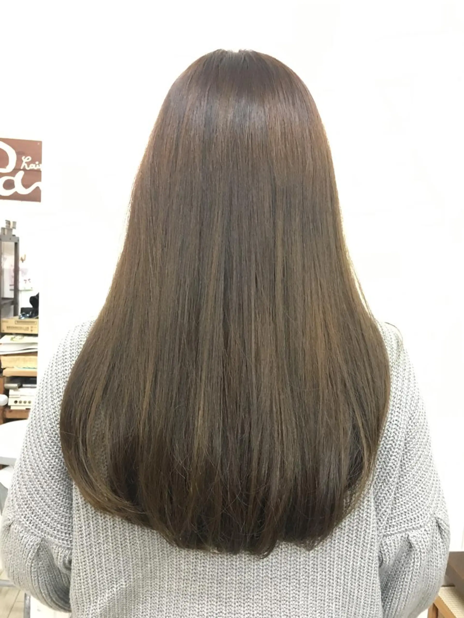 カラー 小寺 穂奈実のヘアスタイル