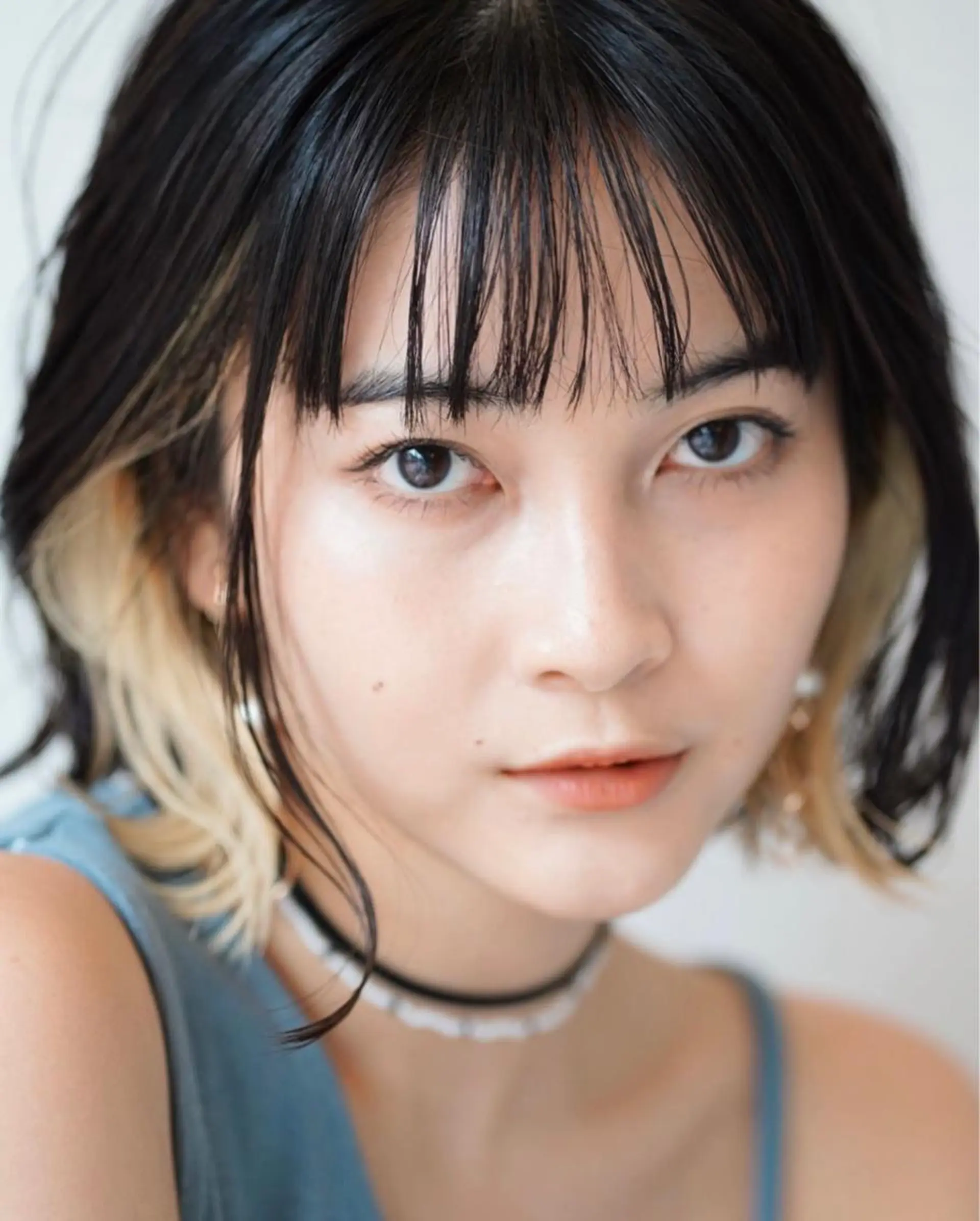 ミディアム カラー イヤリングカラー ボブ ROMMY. ロミーのヘアスタイル