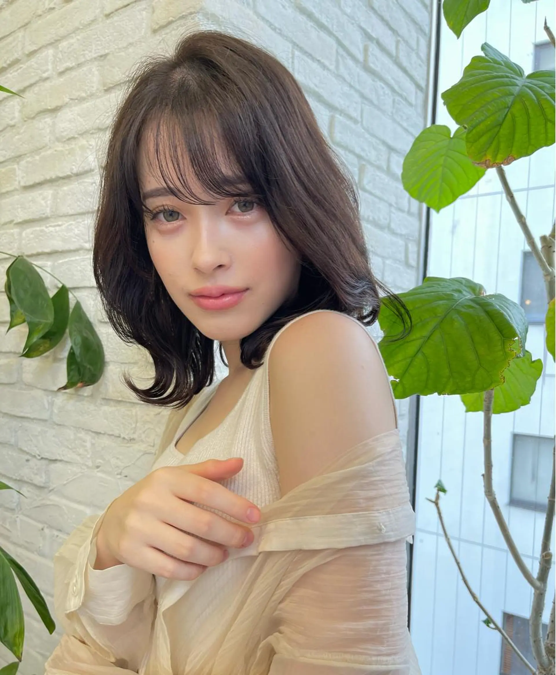 ミディアム カット ヘアカラー トリートメント レイヤーカット /透明感カラー西田のヘアスタイル