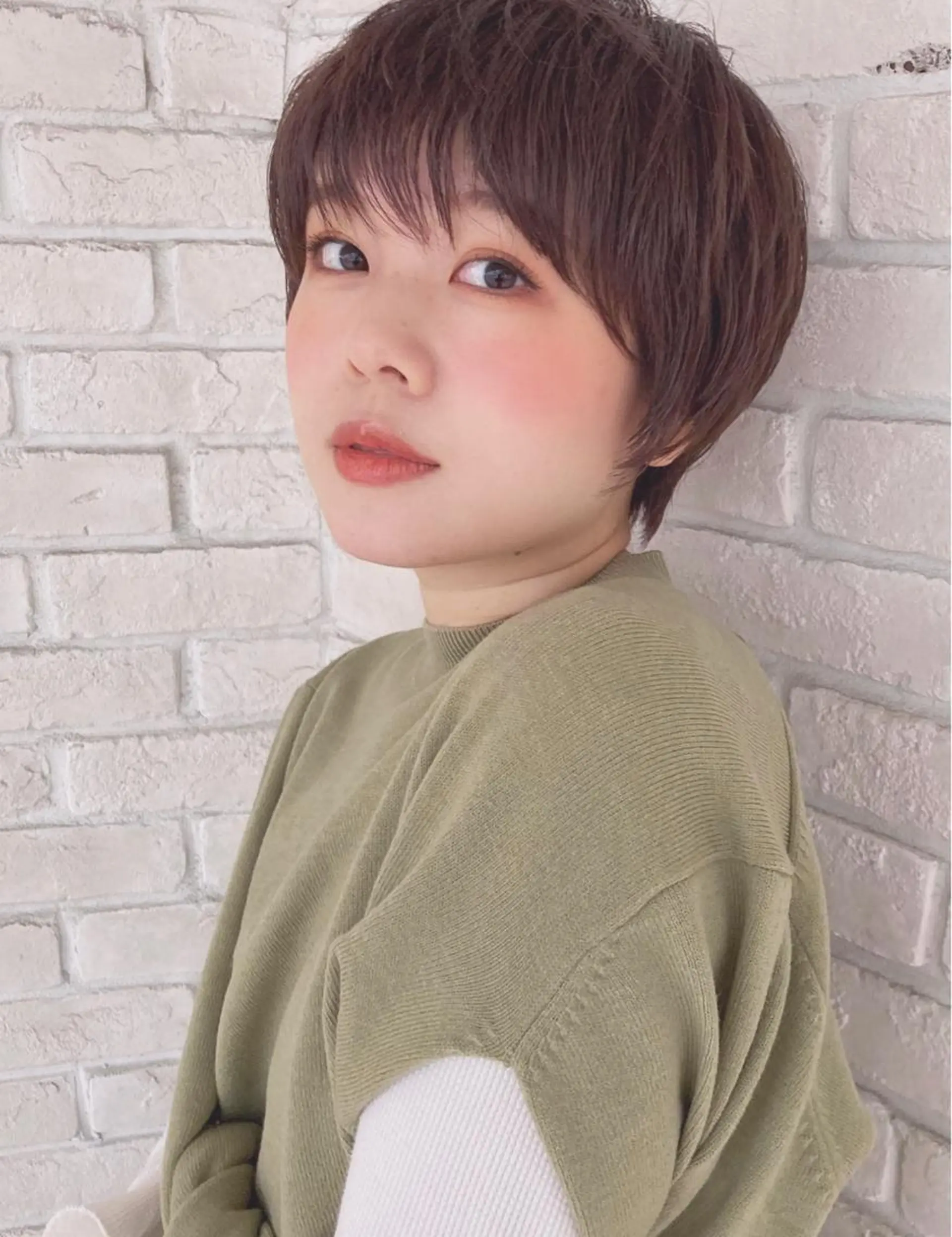 ショート ショートヘア あやかショート 白髪ぼかしのヘアスタイル