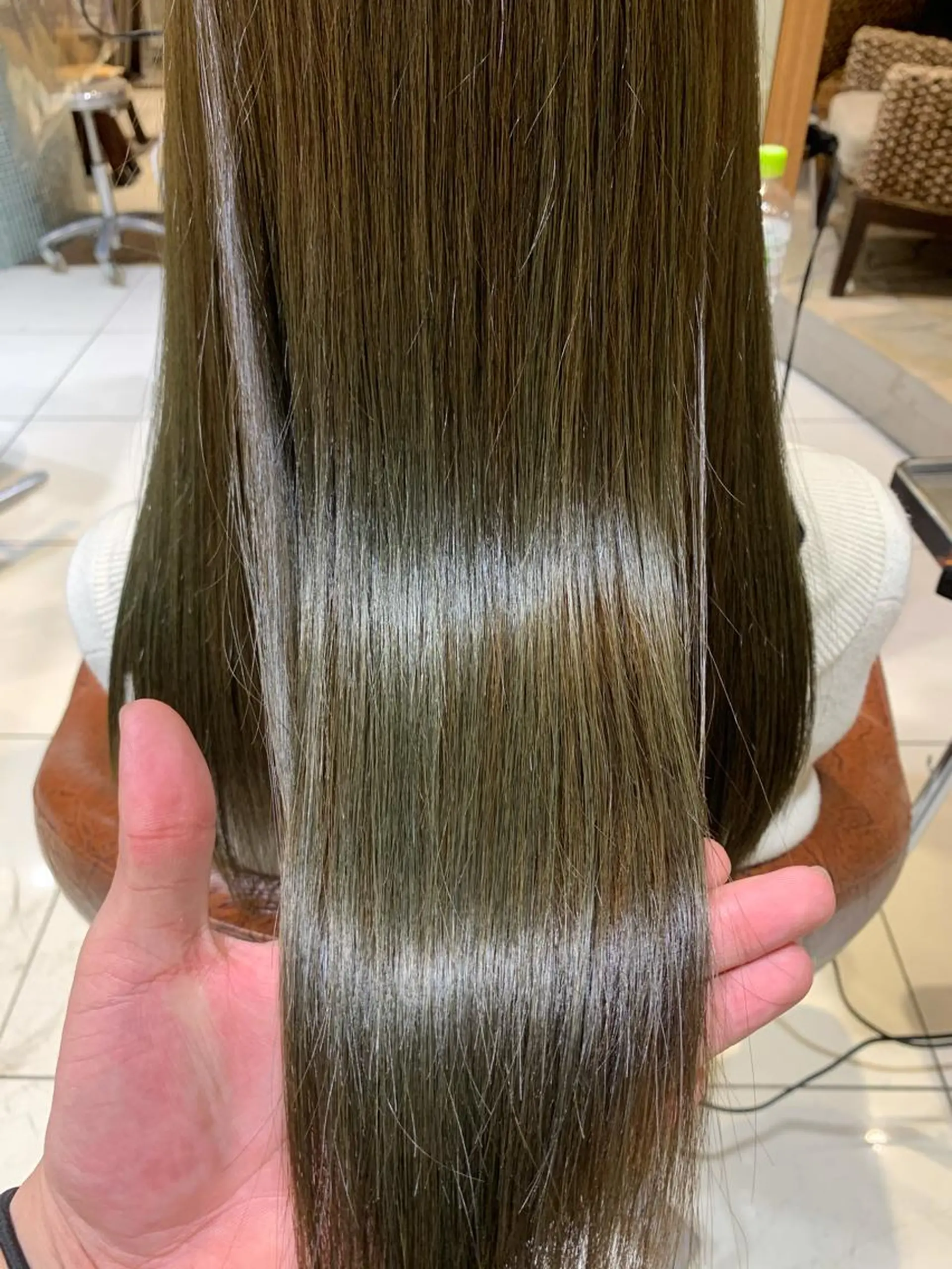 セミロング 新宿メンズパーマ特化 メンズバレイヤージュのヘアスタイル