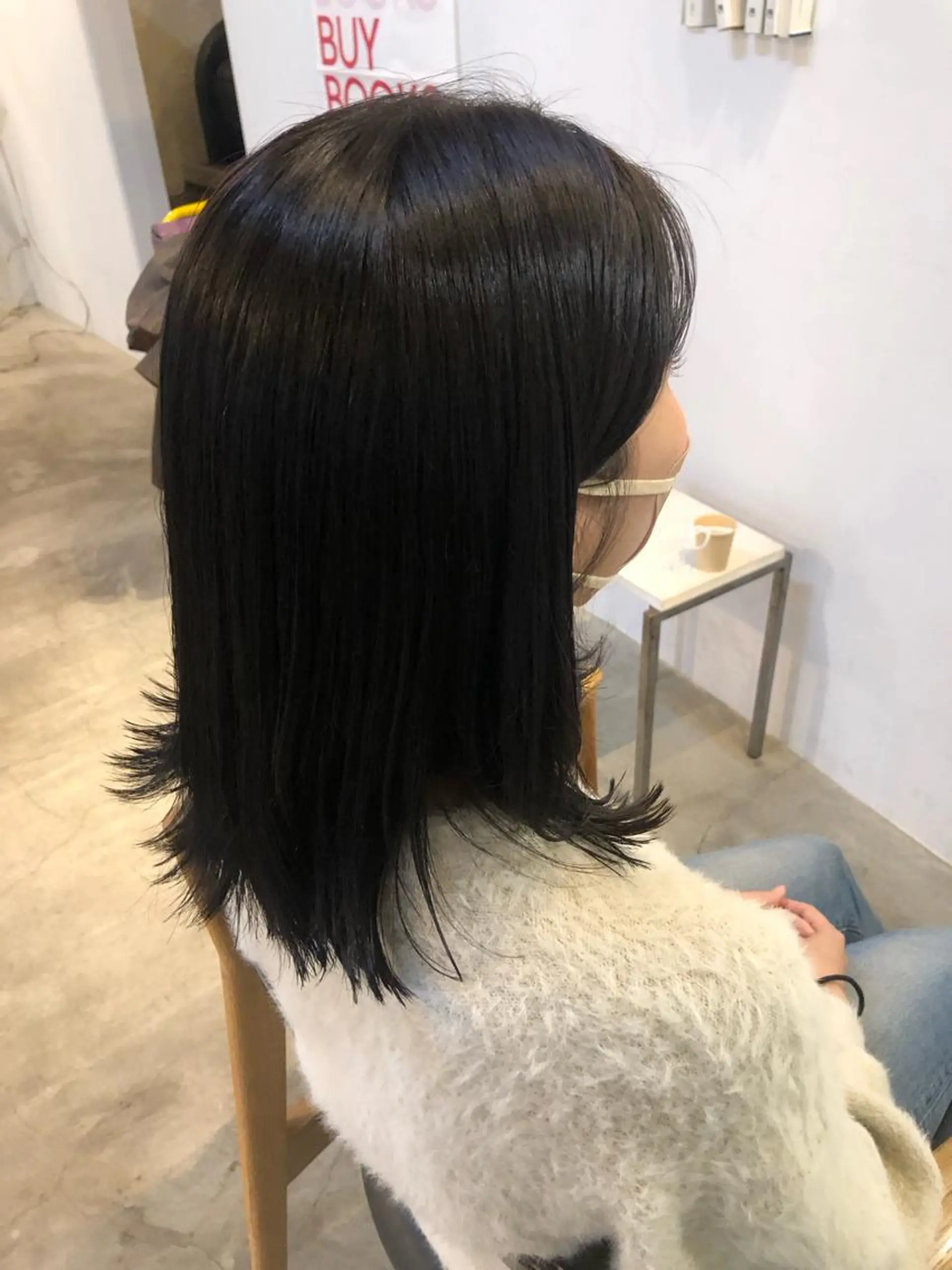 カラー 黒髪 透明感カラー グレージュ 竹内 絢香のヘアスタイル