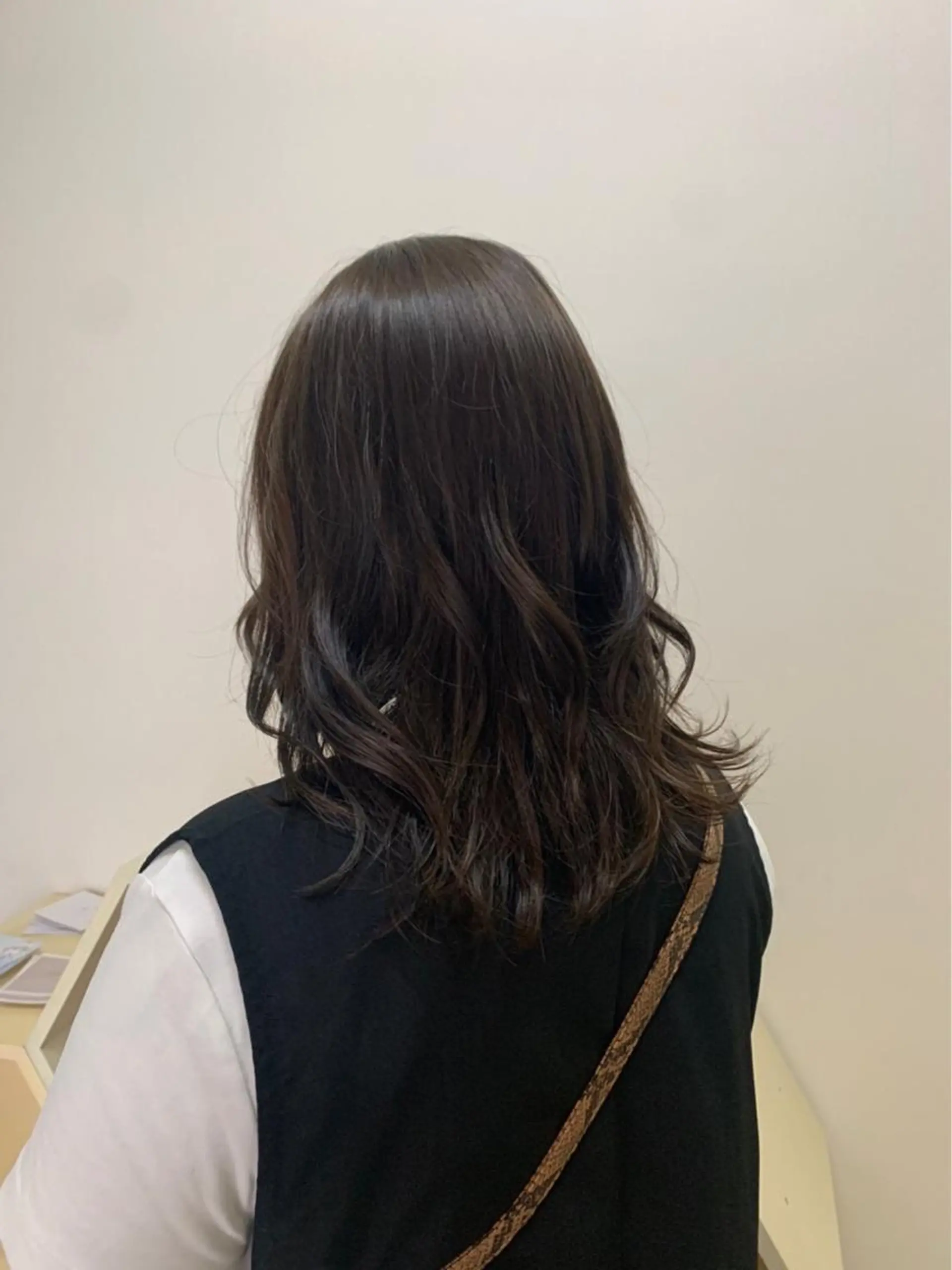 セミロング 透明感カラー wacoのヘアスタイル