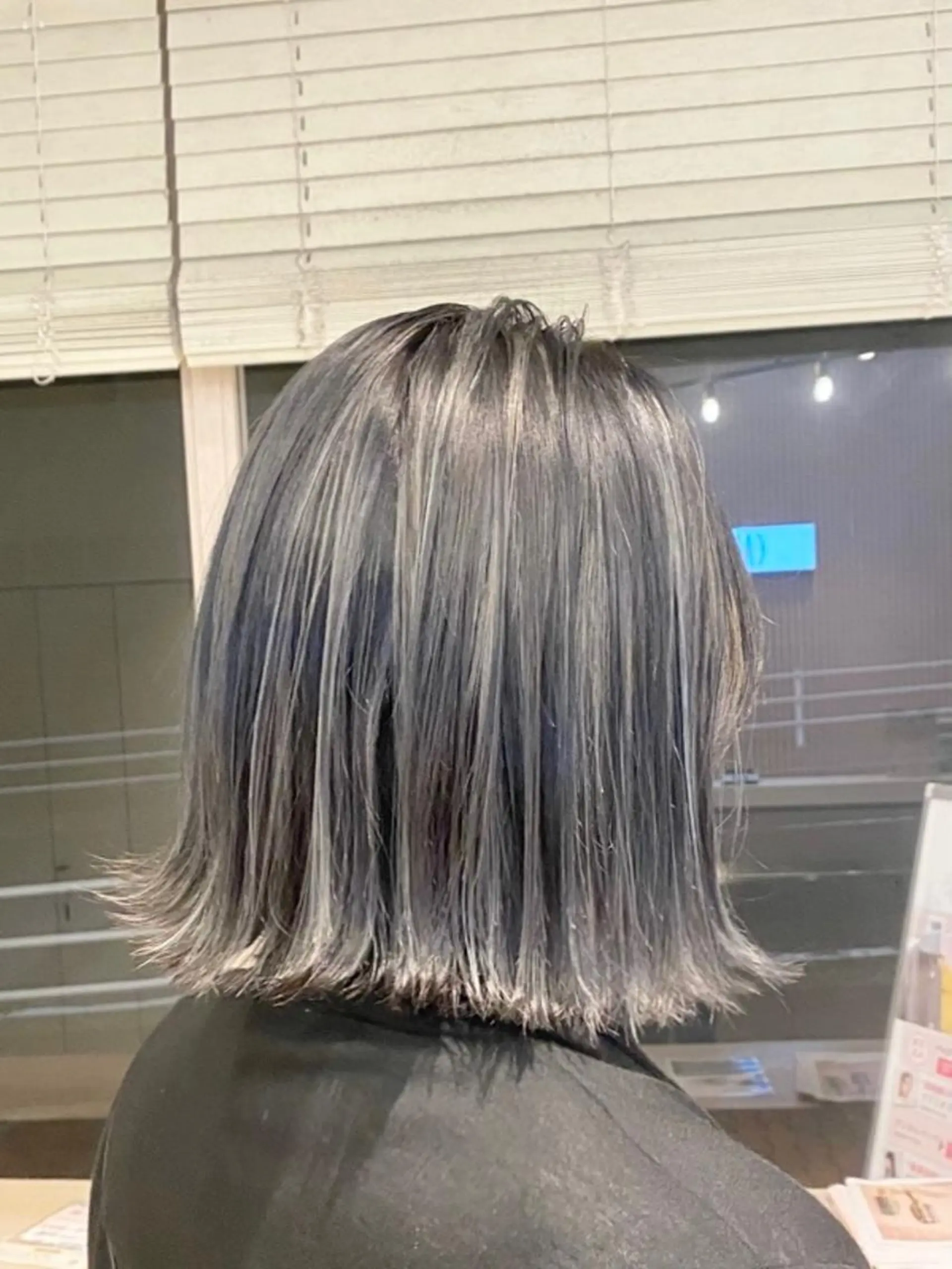 ショート ハイライト 雰囲気引き出す ✨大人レディのヘアスタイル