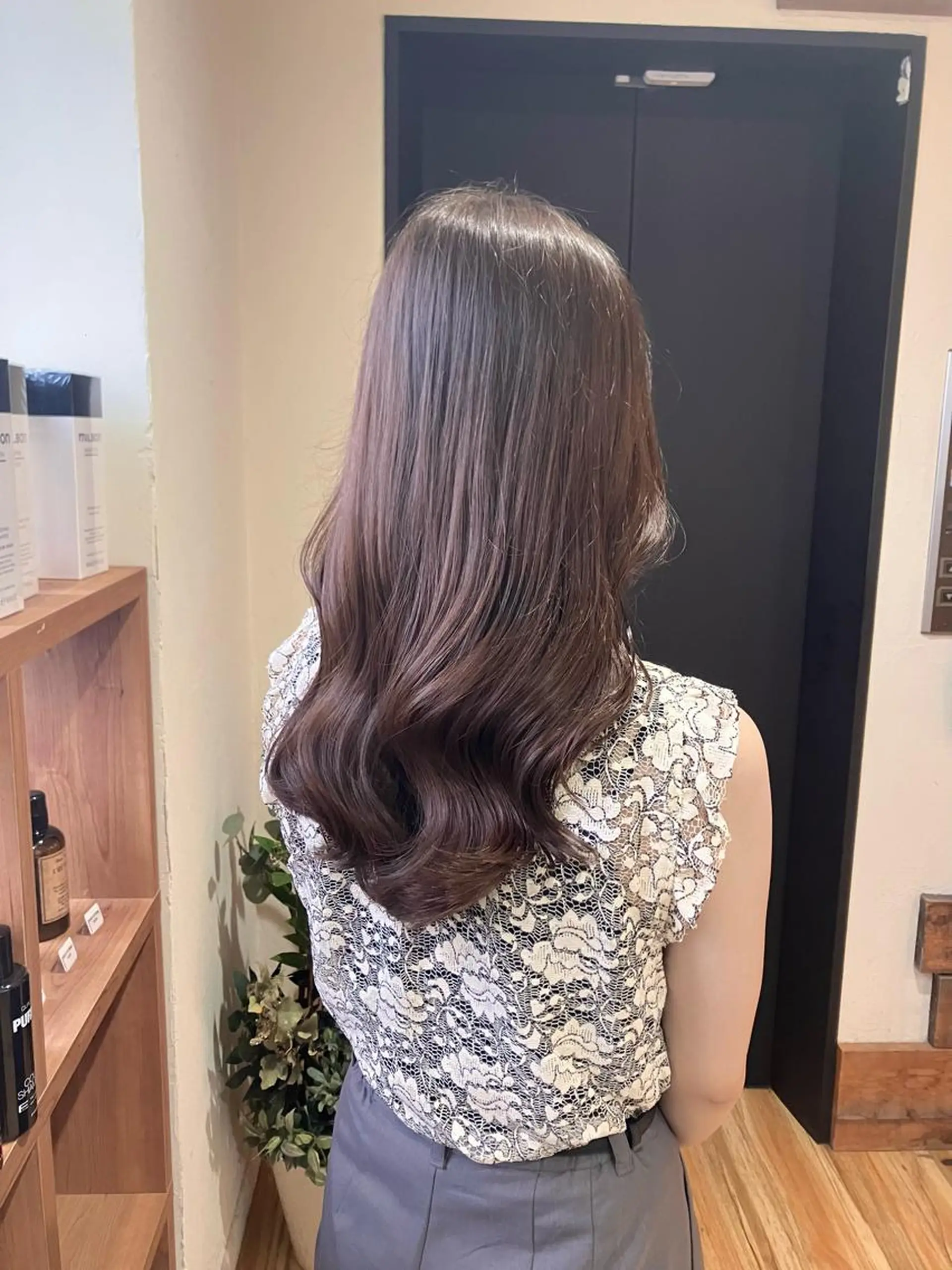 ロング ハイライト ヘアカラー 梅山 美侑のヘアスタイル