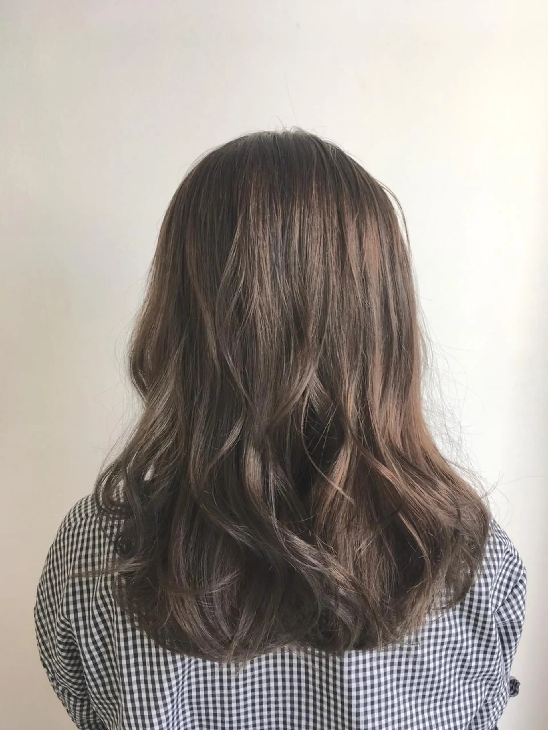 セミロング カラー ブリーチ ブルーカラー ブルージュ ヘアカラー トリートメント ヘアセット yoshi ☆のヘアスタイル