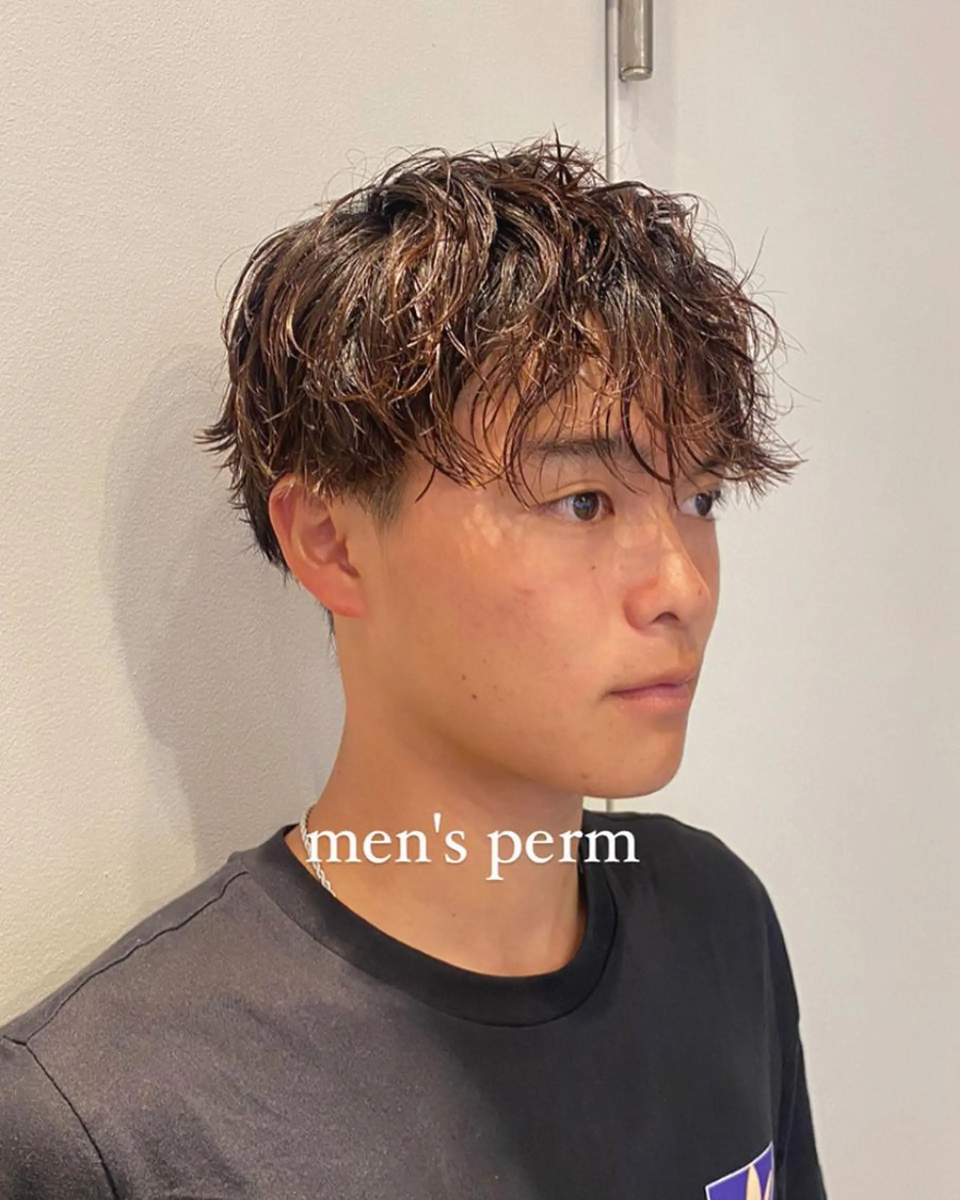 ショート パーマ メンズ メンズパーマ 波巻きパーマ カット ヘアカラー パーマ トリートメント レイヤーボブ/ 艶カラー/サナ🌼のヘアスタイル