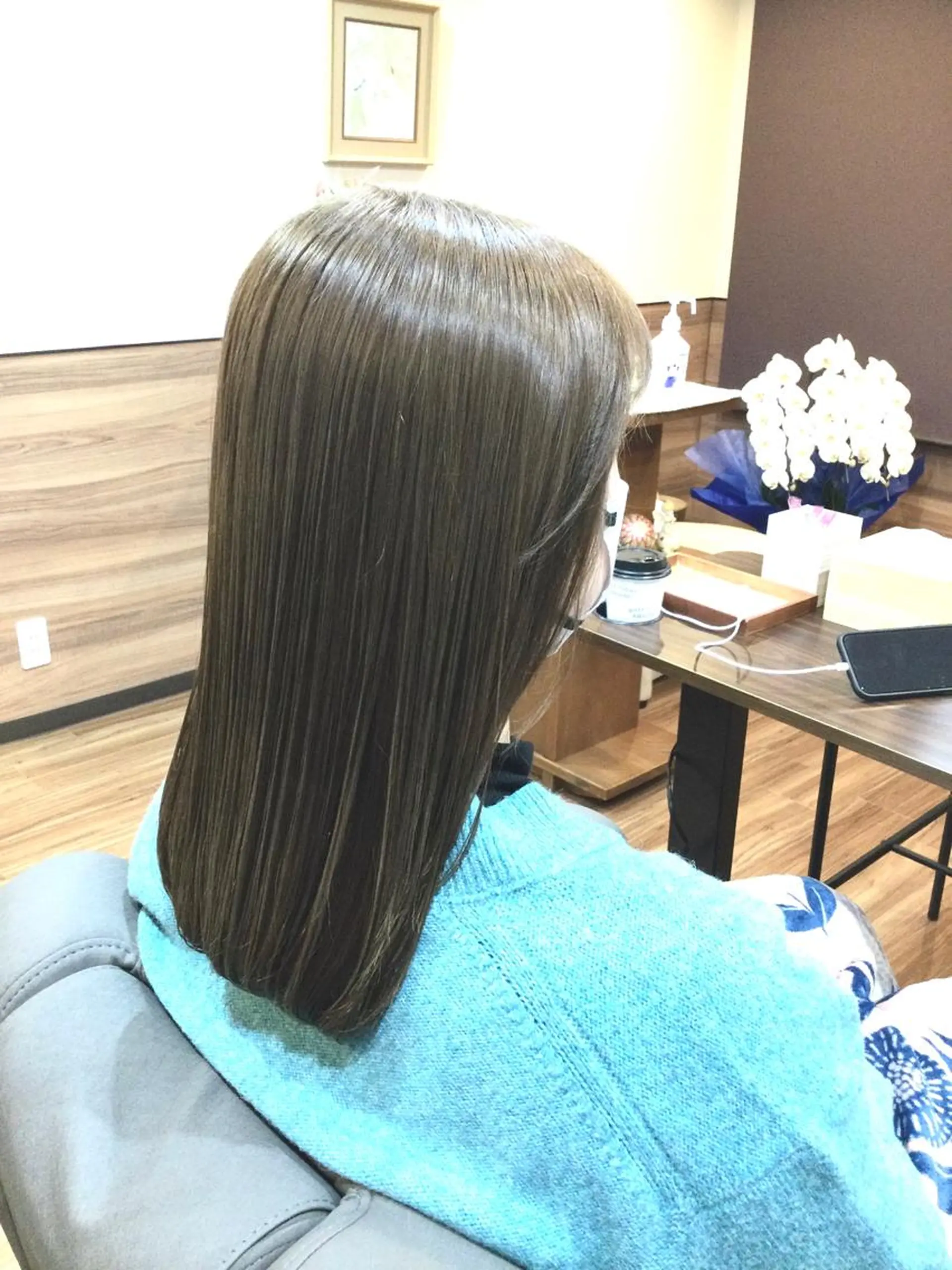 セミロング カラー ブルーカラー ブルージュ Annon プライベートサロンのヘアスタイル