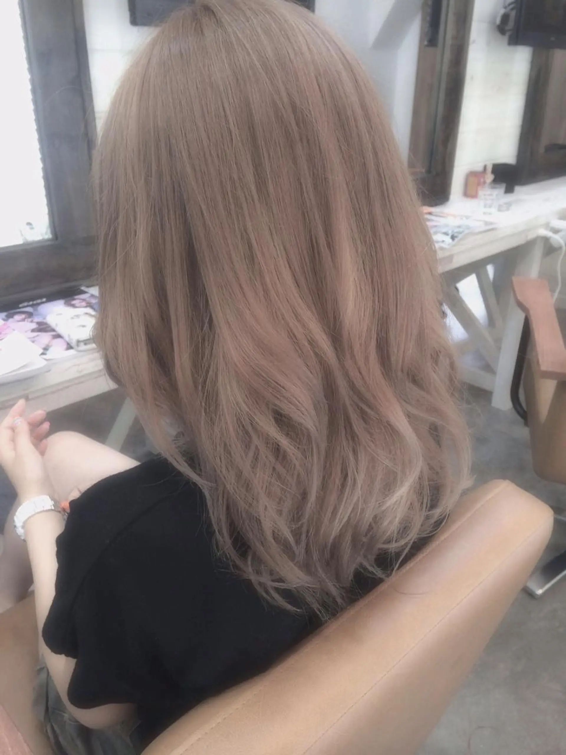 ミディアム セミロング ロング カラー パーマ ヘアアレンジ アッシュ ミルクティーアッシュ 縮毛矯正/美髪 髪質改善/石田幸輔のヘアスタイル