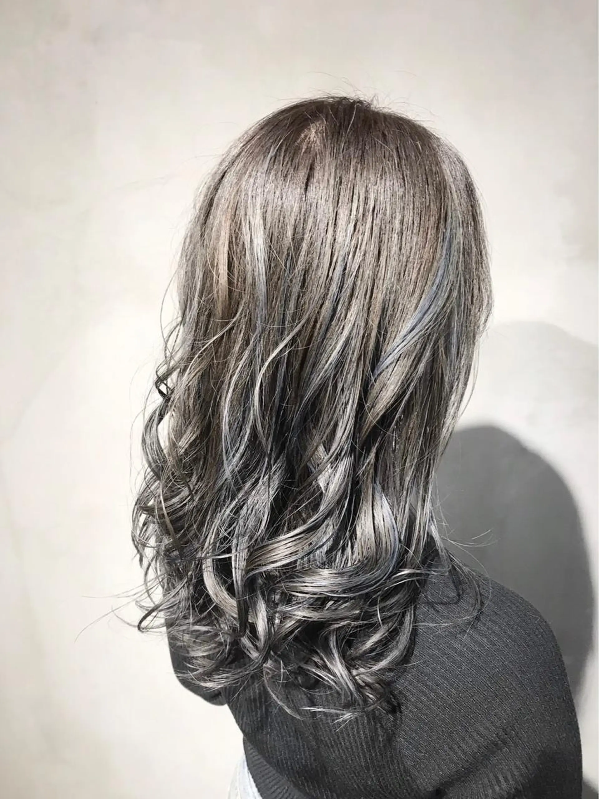 ミディアム 寄主 洸雅のヘアスタイル