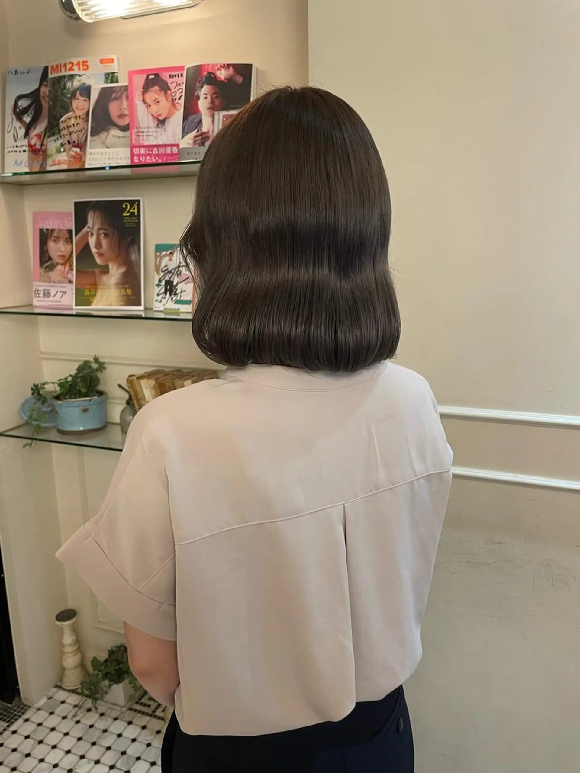 ショート カラー ブリーチ ブリーチなしカラー オリーブカラー カット NVEMO.所属・韓国ヘア💇🏼 kanonのヘアスタイル