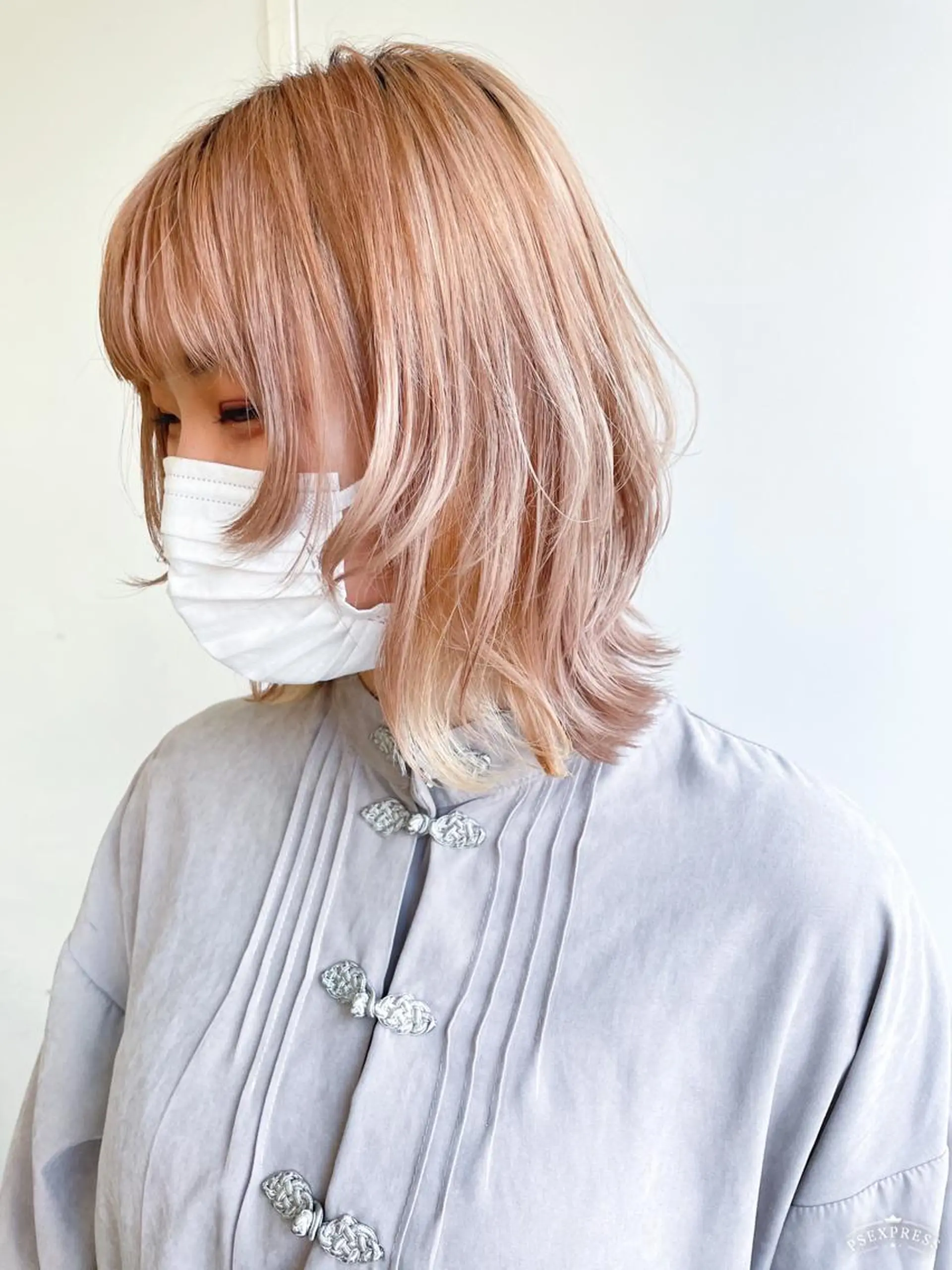 ミディアム 💜ショート💜 ウルフ、ボブ二色亜美のヘアスタイル