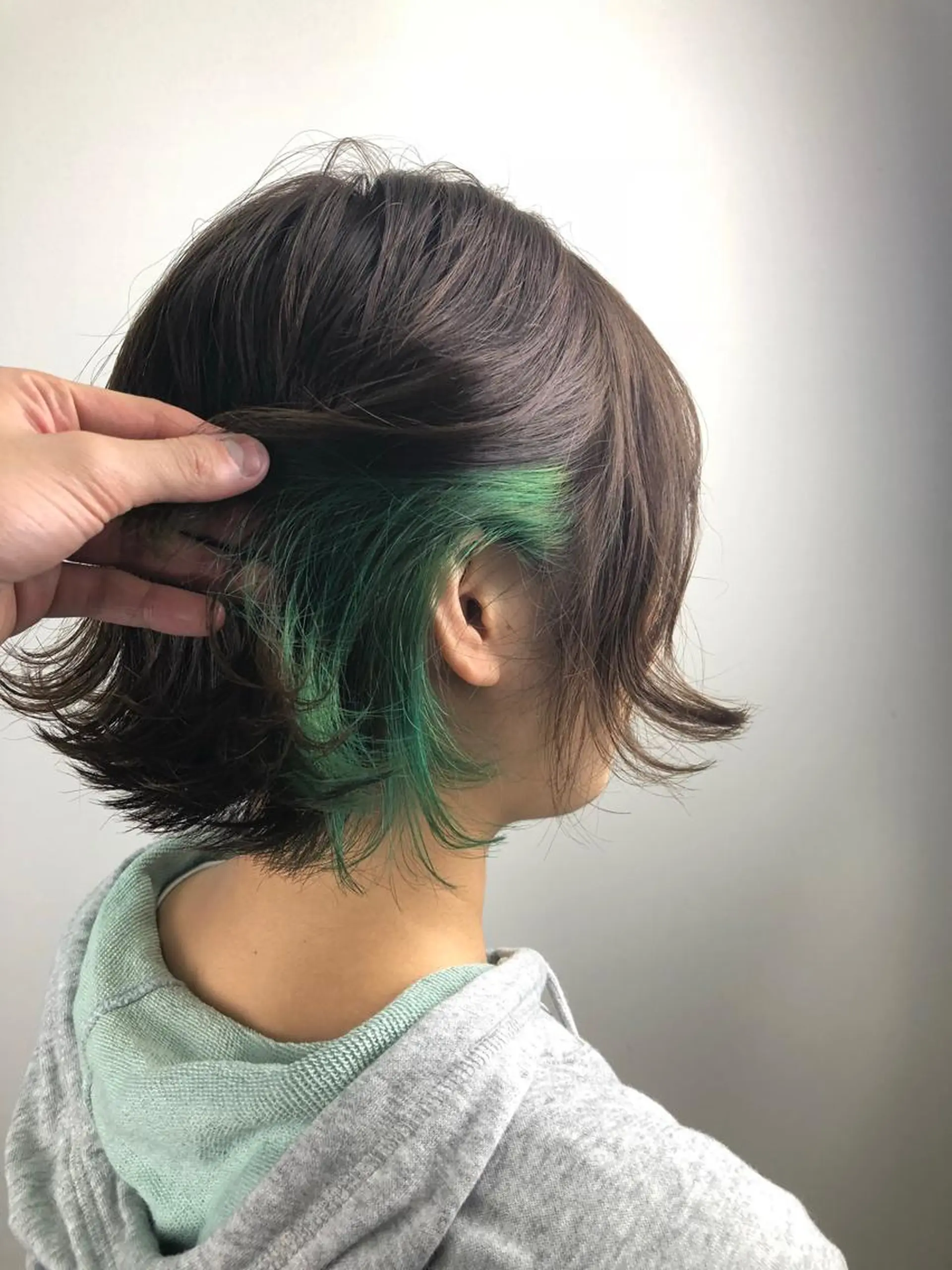 ショート カラー ミント アリーマーケットリル 小林将士のヘアスタイル