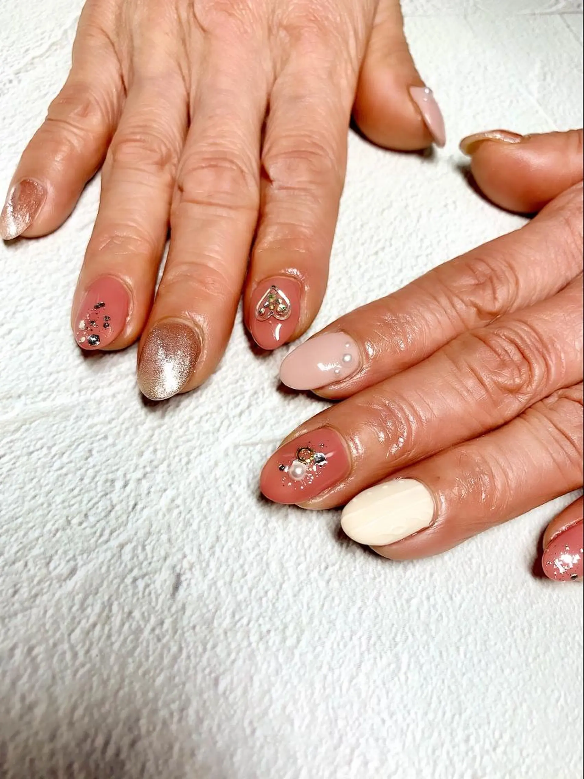 ネイル フットネイル ジェルネイル マグネットネイル ニュアンスネイル パラジェル ハンドネイル clover nailのネイルデザイン