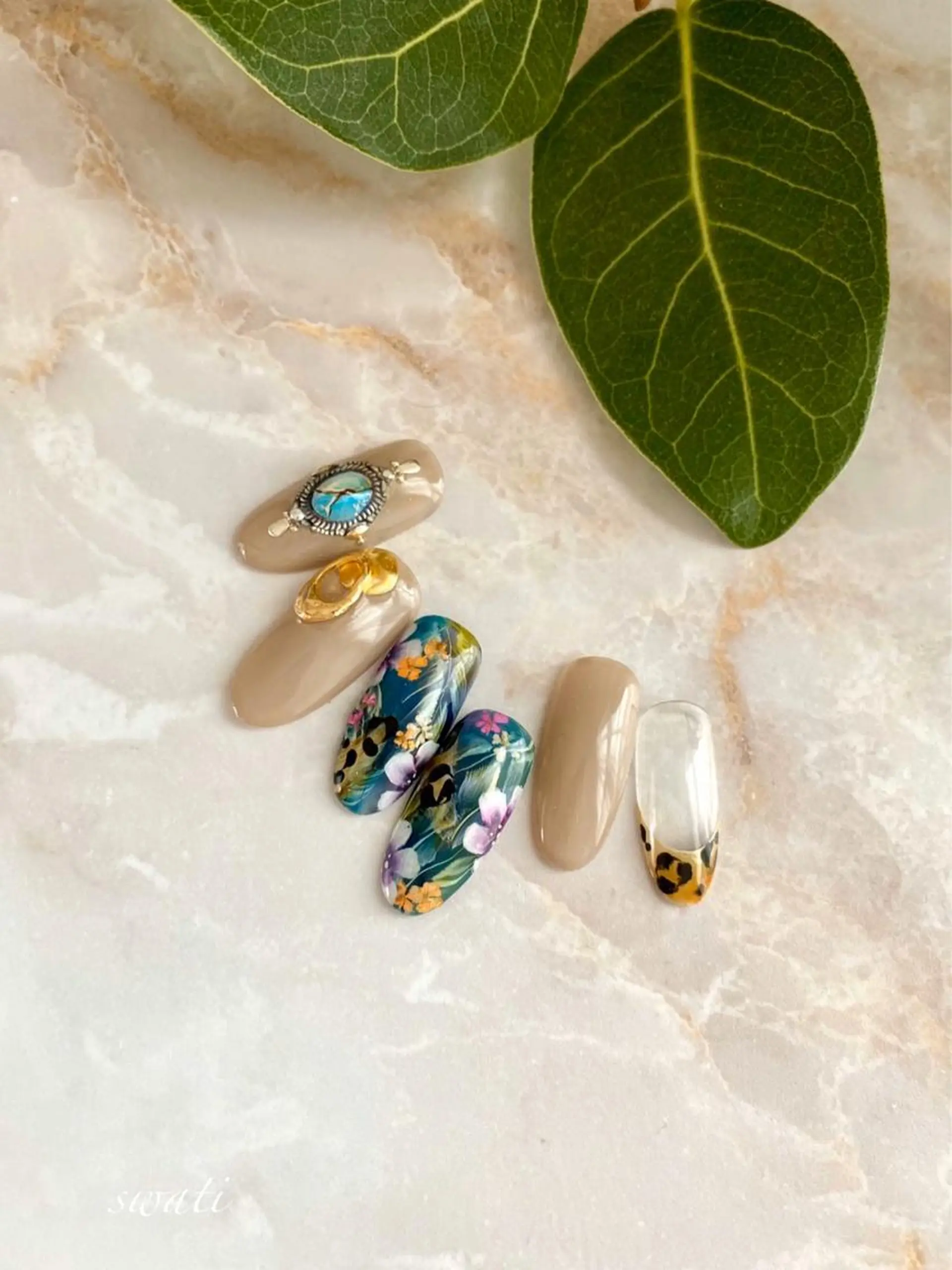 ネイル アートネイル ブルー グリーン オフィスネイル yuko （ネイリスト）のネイルデザイン