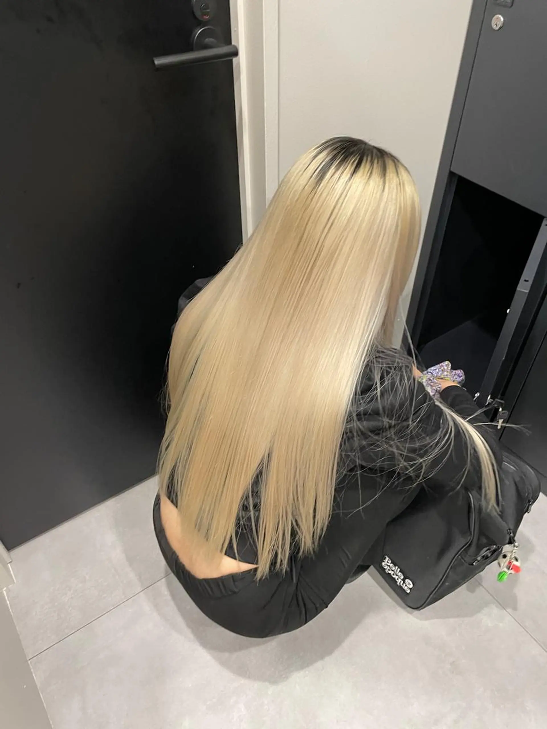 ロング カラー 切りっぱなしボブ レイヤー/縮毛矯正のヘアスタイル