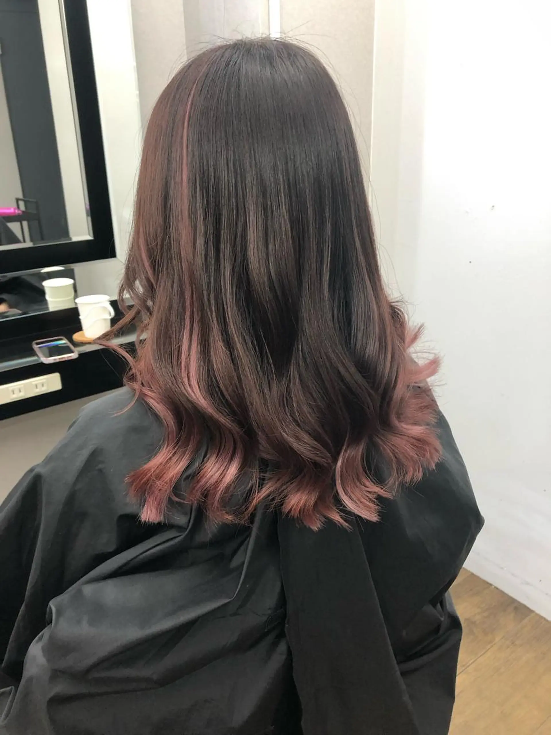 ミディアム カラー シールエクステ バレイヤージュ ハイライトカラー ピンクカラー ボブ カット ヘアカラー トリートメント レイヤー/エクステ alpha下妻のヘアスタイル