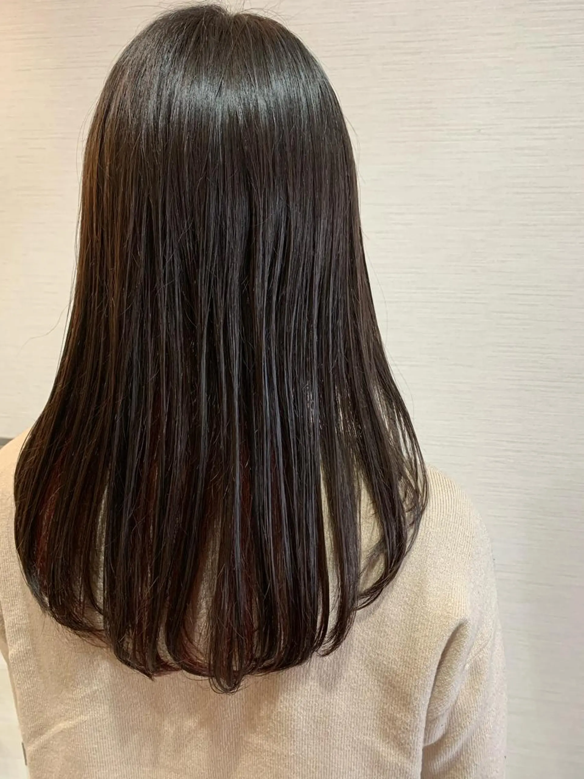 セミロング カラー 蓮見  友里のヘアスタイル