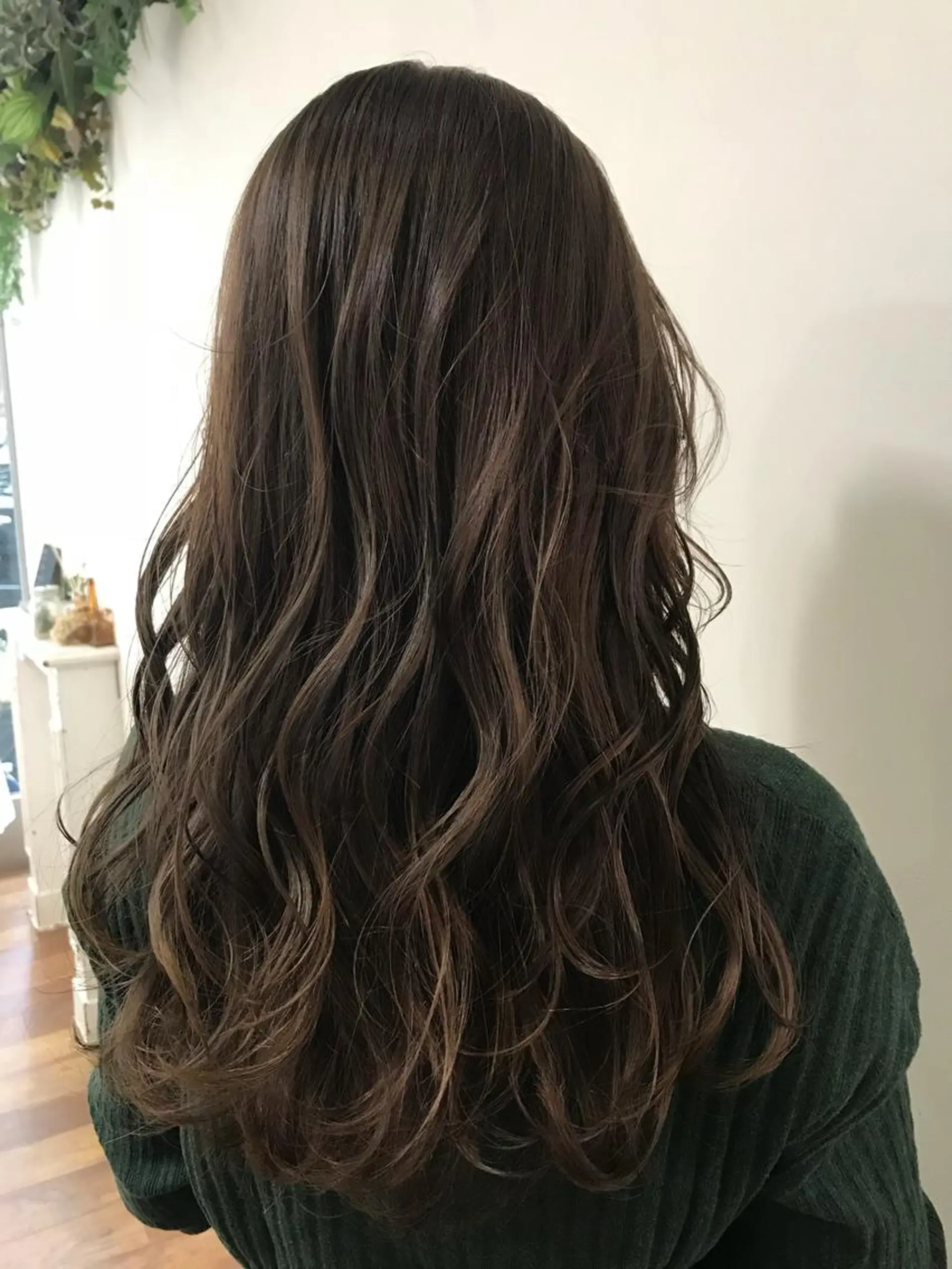 ロング カラー いけだ　ひかり ハイライトくびれヘアのヘアスタイル