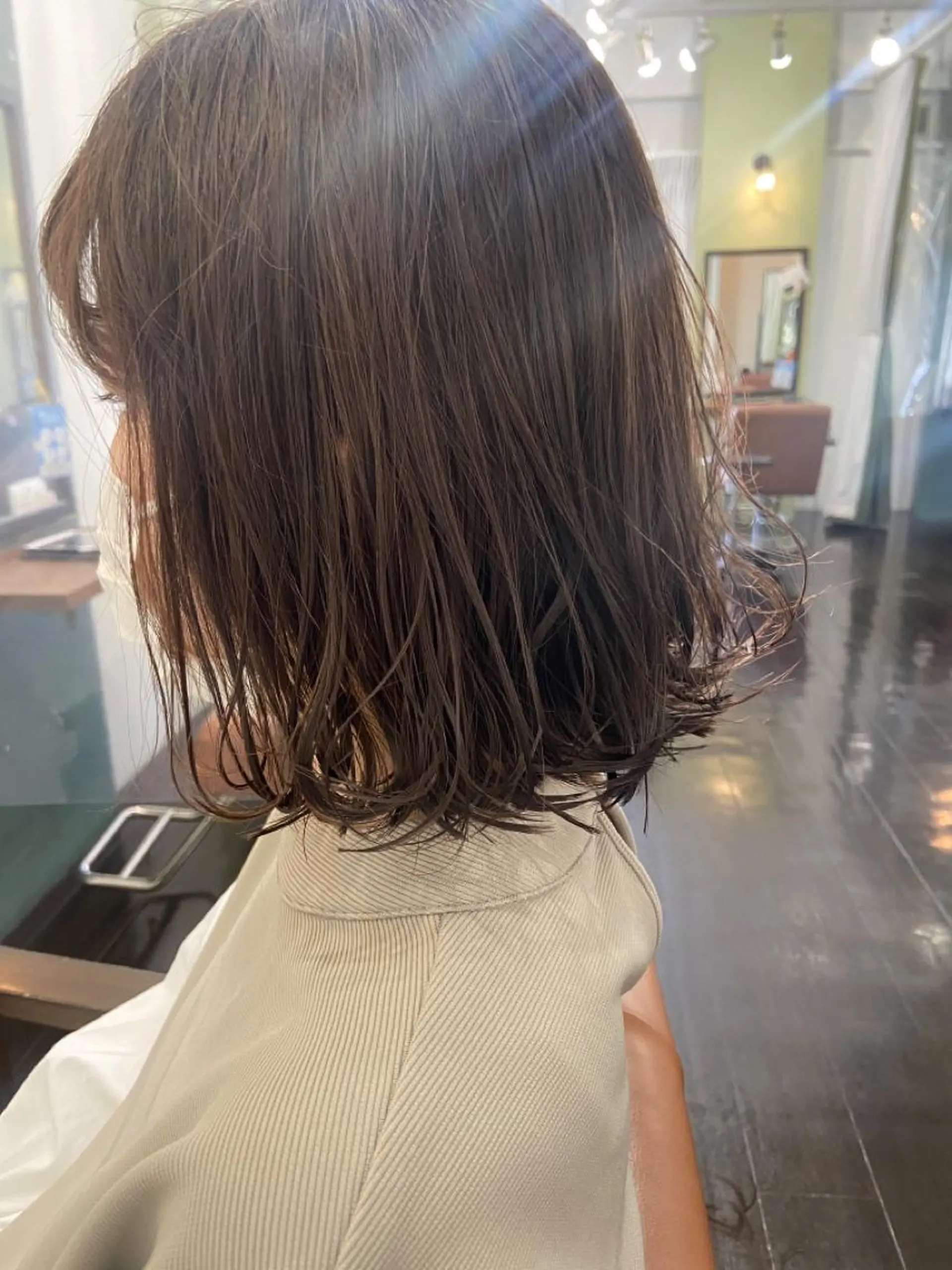 ミディアム 切りっぱなしボブ ボブ レイヤーカット 外ハネヘア 久木原 ゆりのヘアスタイル