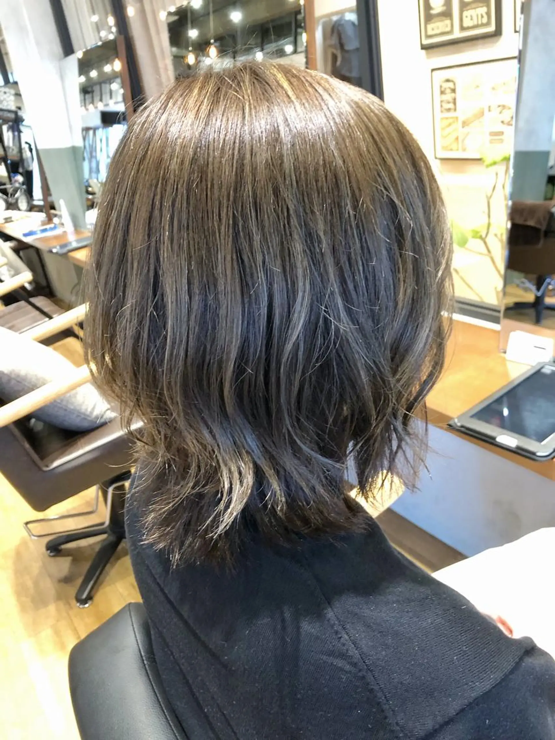 ミディアム カラー アッシュ アッシュグレー アッシュグレージュ グレージュ ハイライトカラー ヘアカラー トリートメント ◇おの あすか◇のヘアスタイル