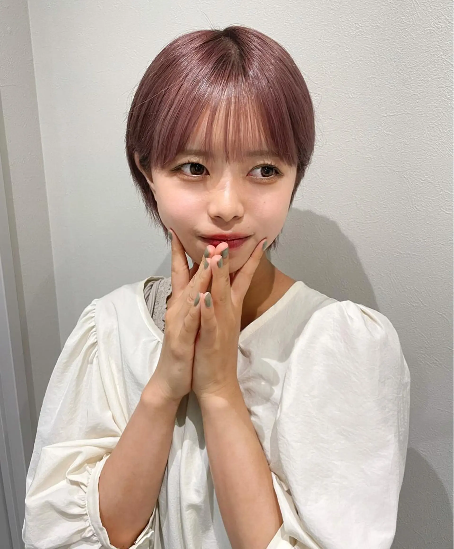 ショート カラー レイヤー/髪質改善 /透け感カラー/艶髪のヘアスタイル