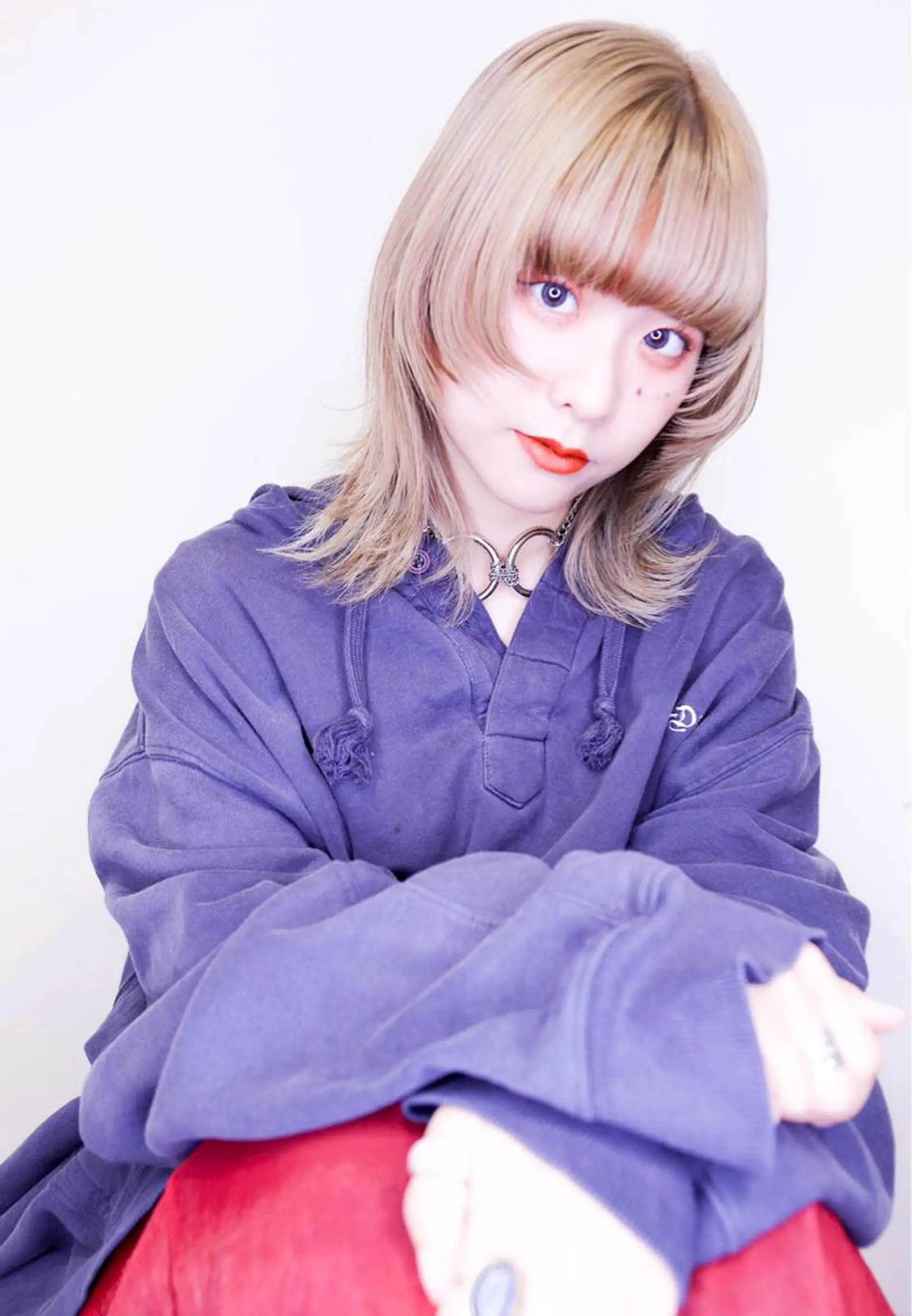 セミロング カラー ウルフカット／吉村 桃子のヘアスタイル