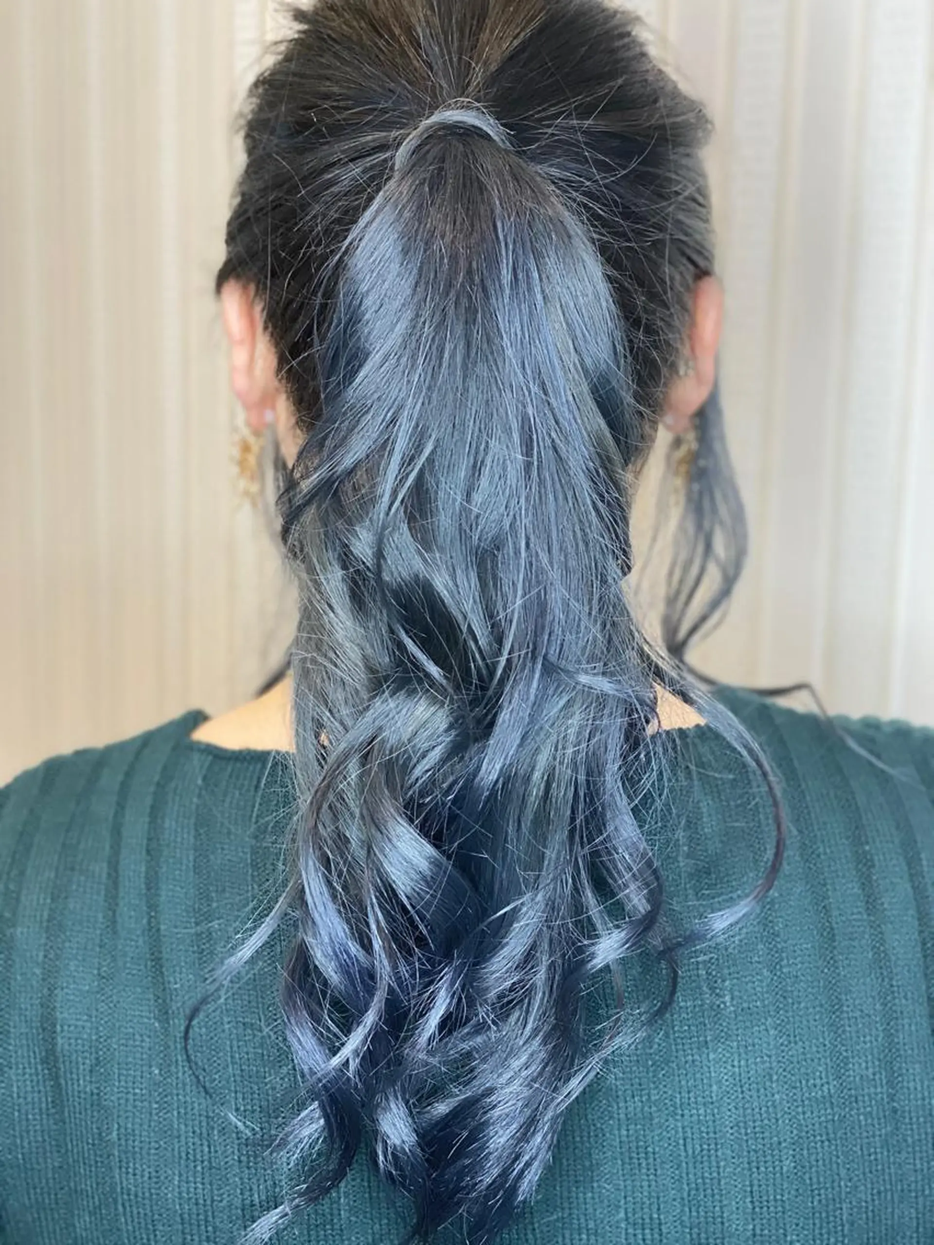 ロング カラー ブルーカラー シルバー 宍戸 海斗のヘアスタイル