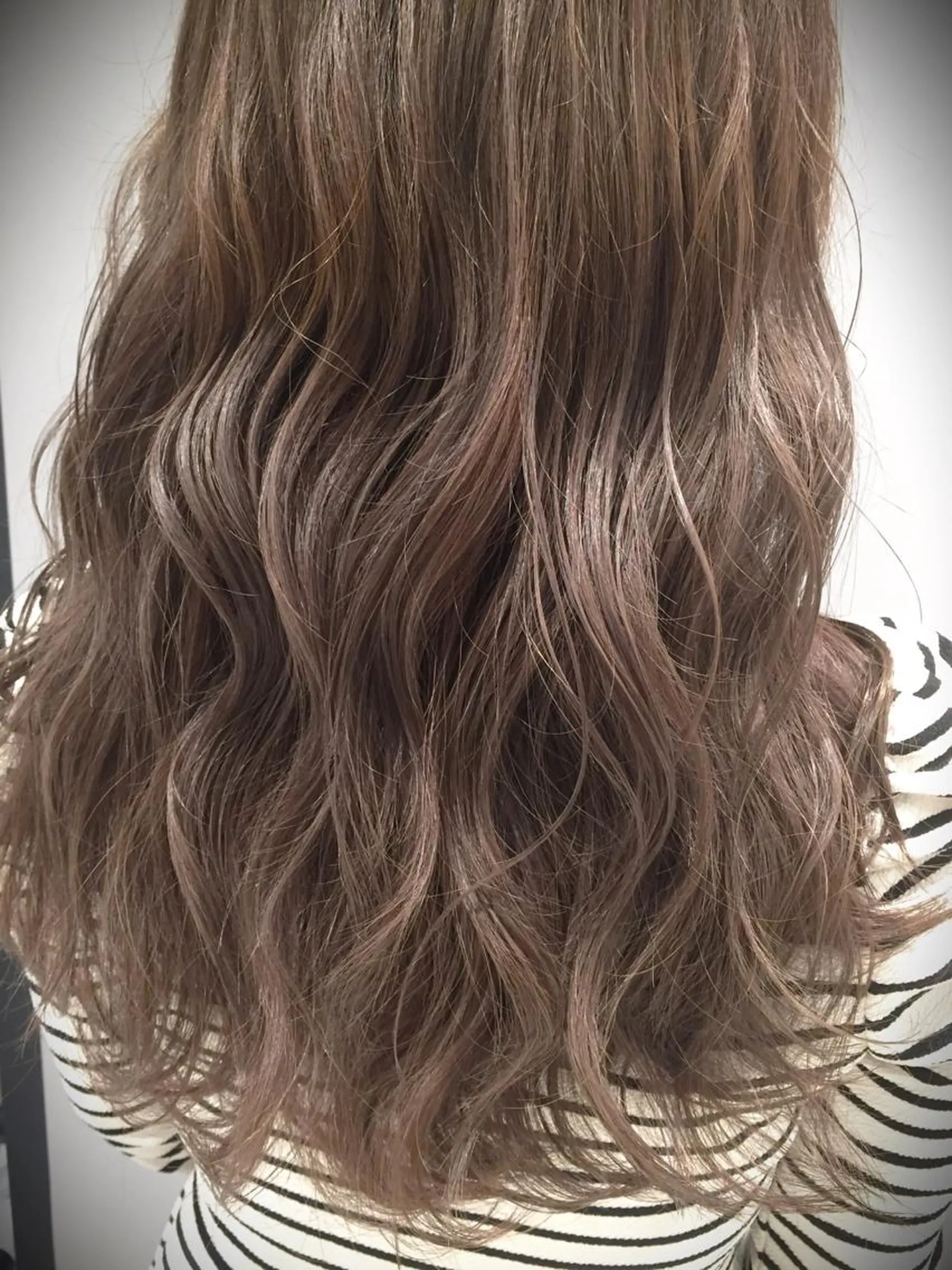 ミディアム カット ヘアカラー トリートメント MIRIM栄 野田航生のヘアスタイル