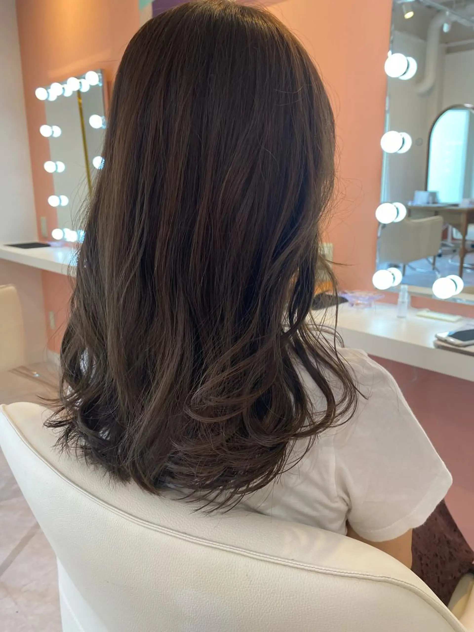 セミロング カット ヘアカラー トリートメント 三宅 涼馬のヘアスタイル