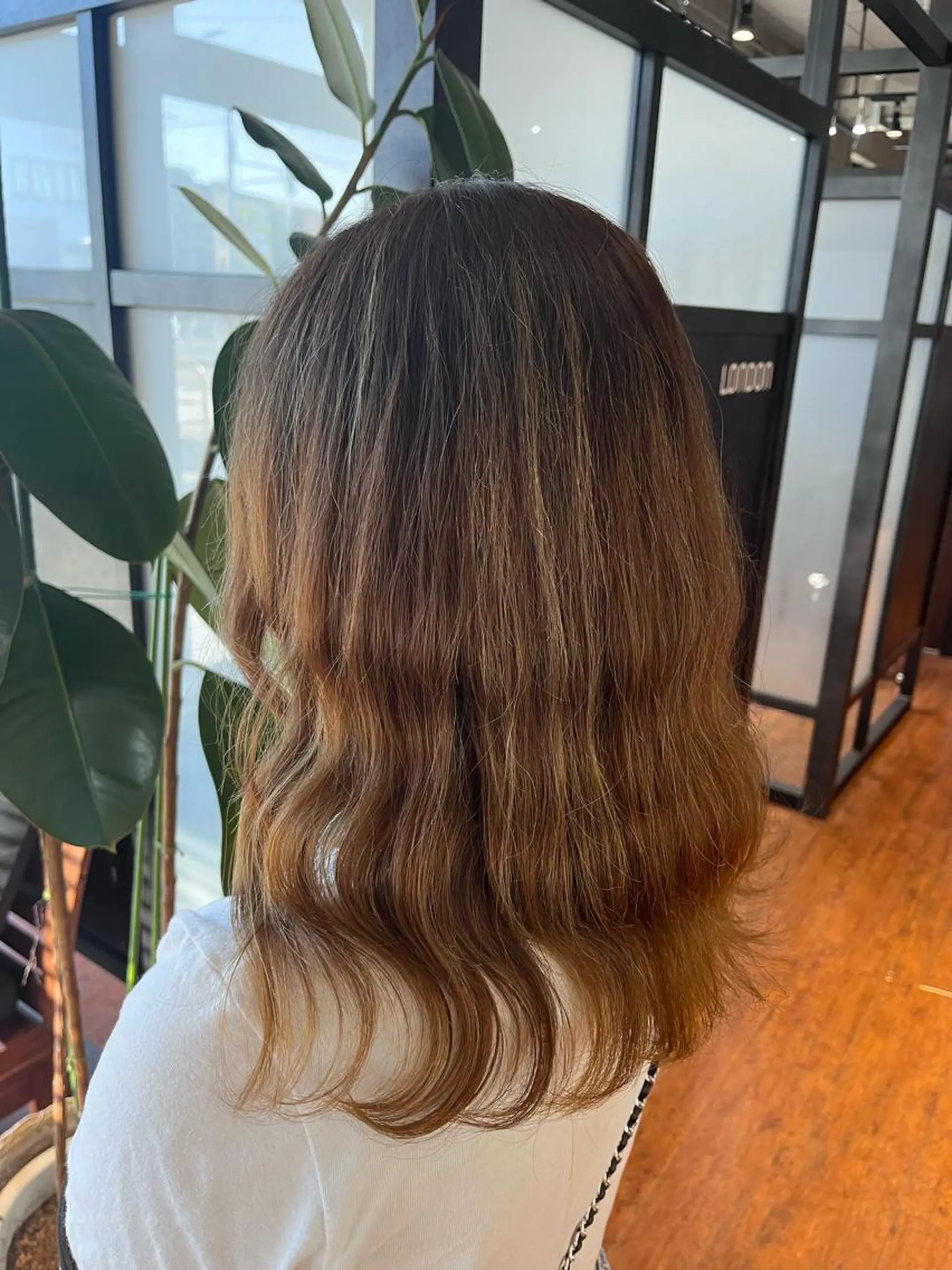 ミディアム mayuki /暖色/艶カラーのヘアスタイル