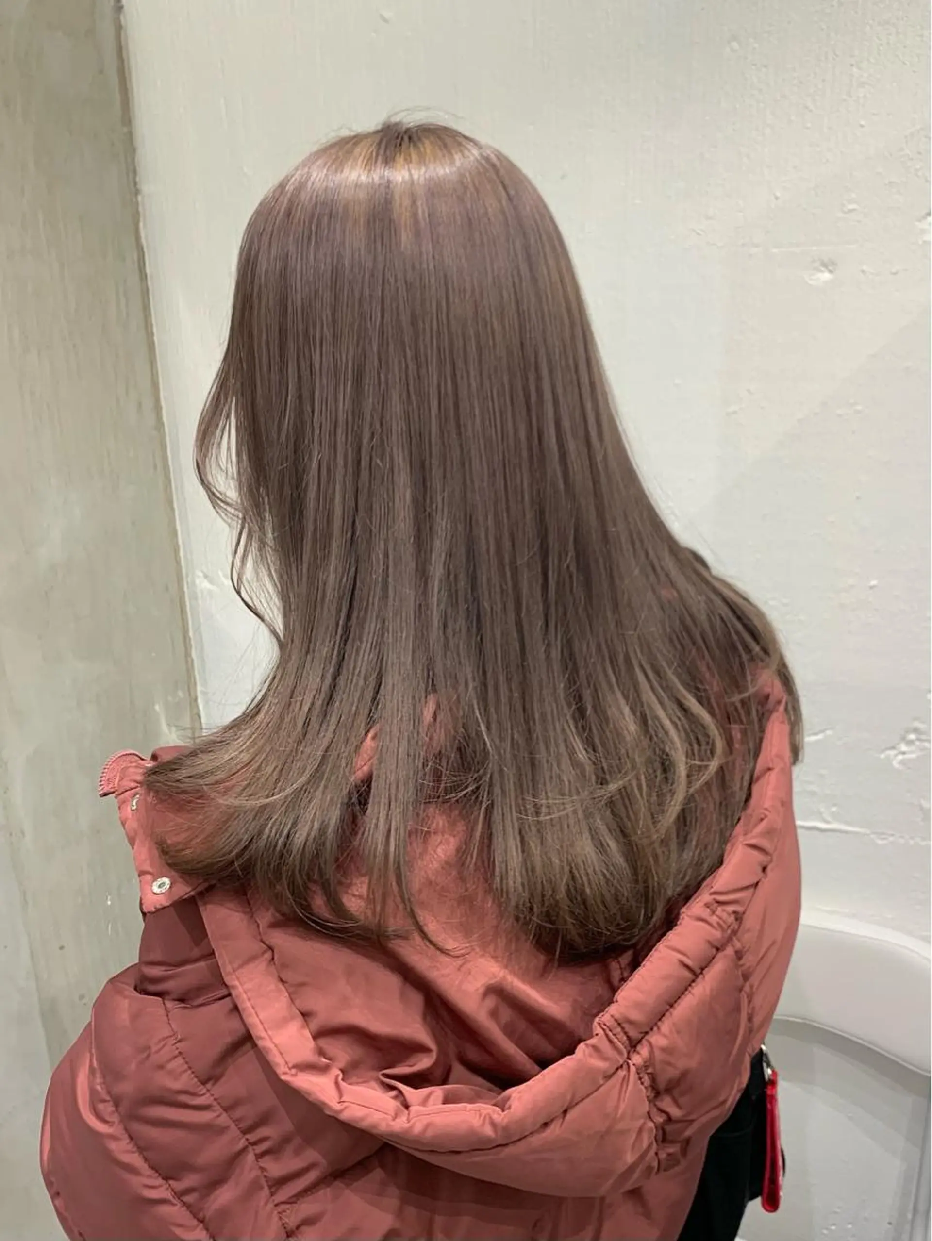 ミディアム カラー ヘアアレンジ カット ヘアカラー トリートメント ヘアセット SALOWIN原宿ash店所属・憧れの艶ハイトーンへ 🌙サイダサキのヘアスタイル