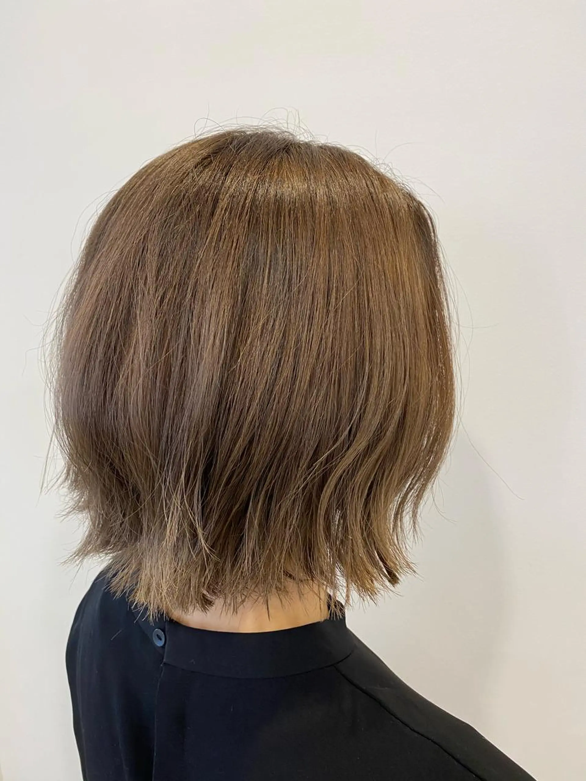 ミディアム 切りっぱなしボブ ボブ 外ハネヘア 藤原 克宏のヘアスタイル