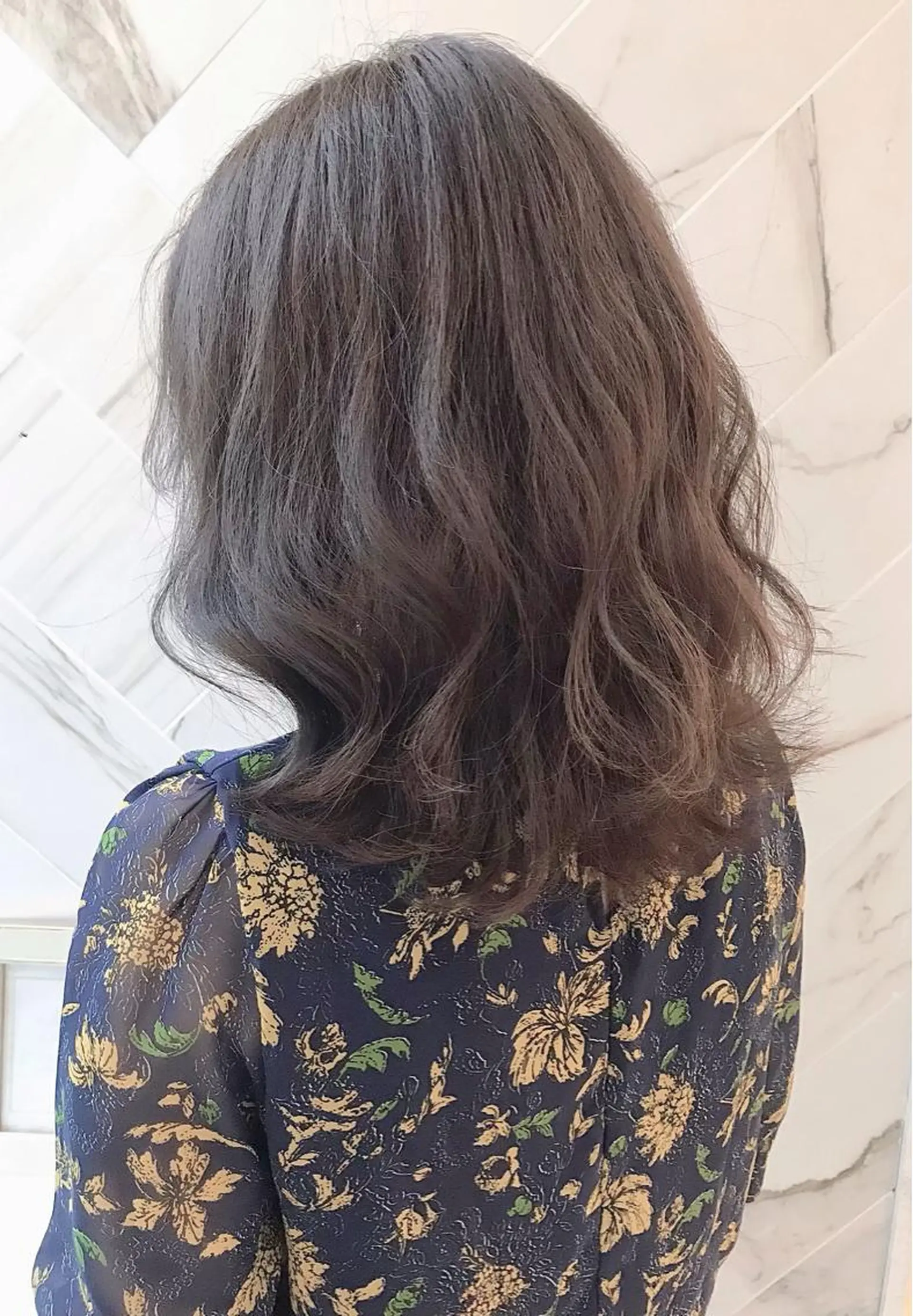 ミディアム カラー アディクシーカラー アクアカラー アッシュ アッシュグレー イルミナカラー ✨似合うのその先へ✨ 田中延和のヘアスタイル