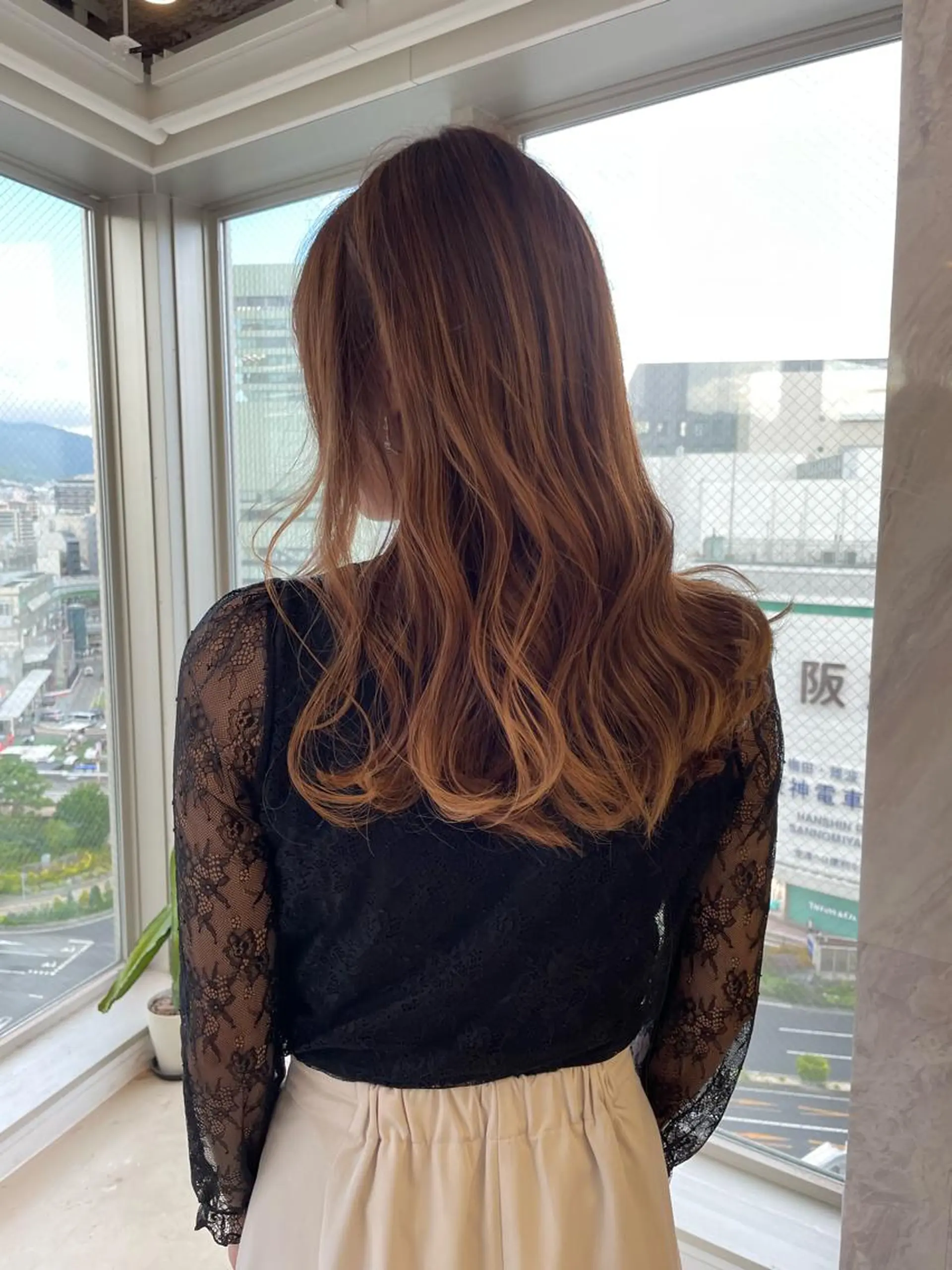 セミロング カラー ヘアアレンジ ブラウンカラー ナチュラルブラウン 🎗秋山勇/ GEAR.代表のヘアスタイル