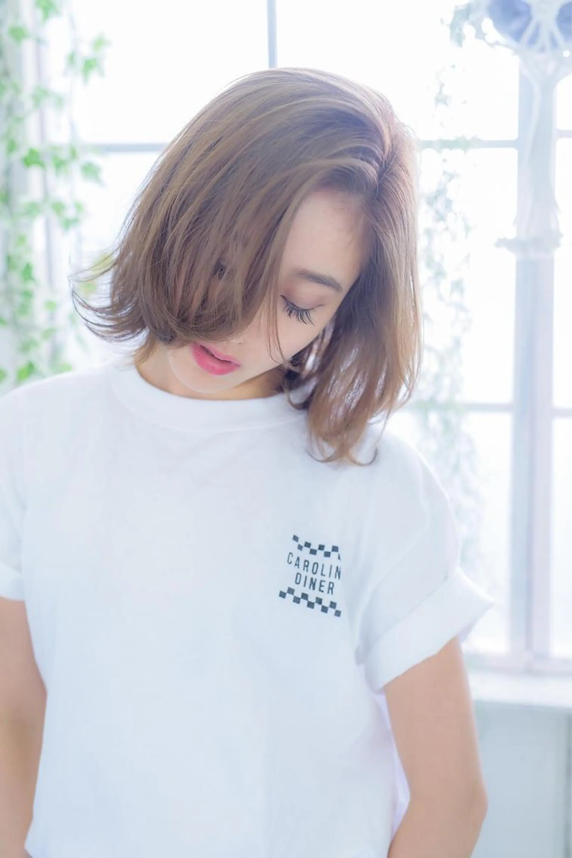 ミディアム カラー パーマ ヘアアレンジ ボブレイヤー ベージュカラー ブリーチ 透明感カラー ボブ カット ヘアカラー トリートメント ヘアセット ✨ハイクオリティ✨ 山本香也のヘアスタイル