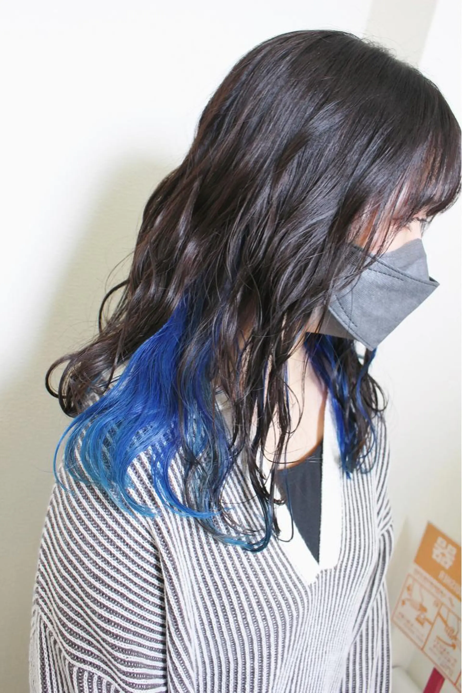 セミロング カラー アッシュ ブリーチ ブルーカラー ブルージュ ヘアカラー 土居 正季のヘアスタイル