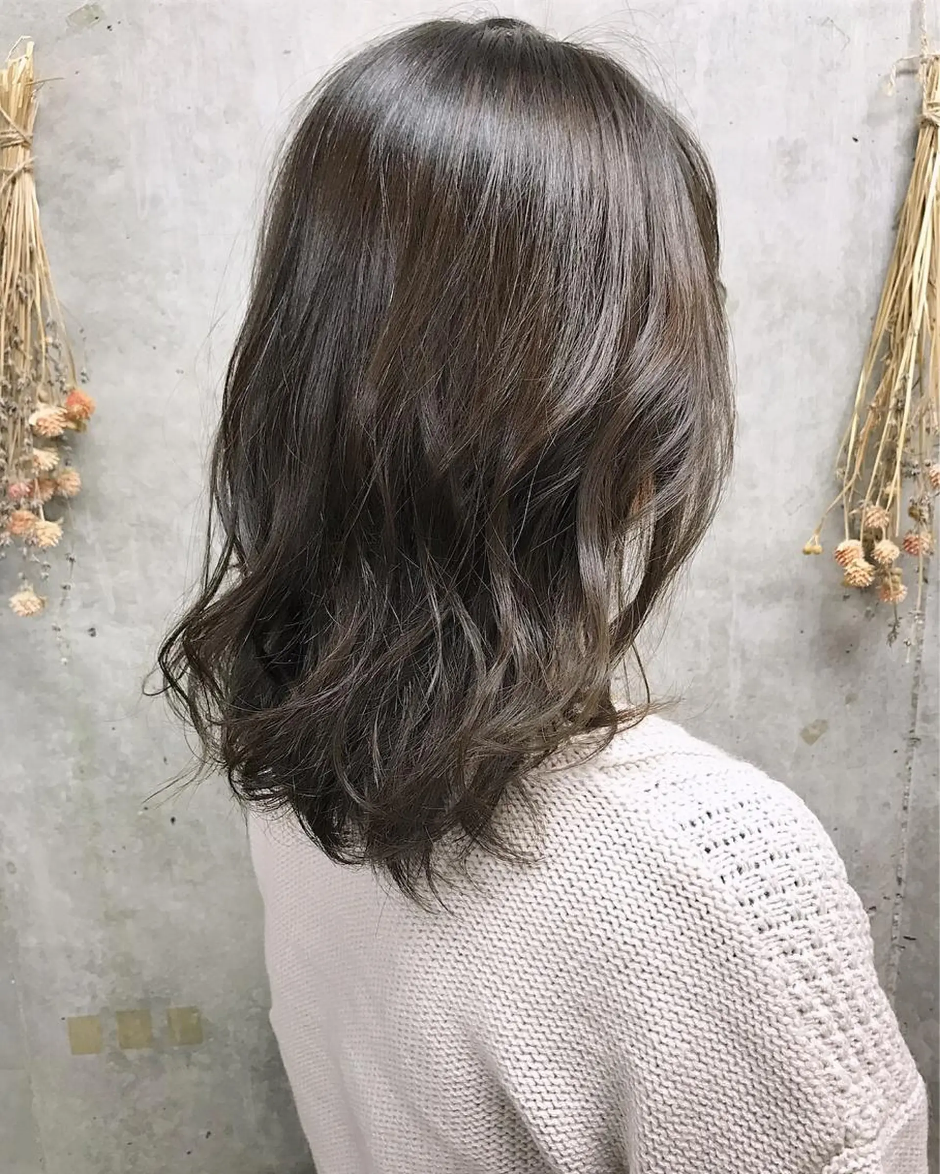 ミディアム カラー ヘアアレンジ アッシュ ベージュカラー 透明感カラー Satsuki ✂︎♡のヘアスタイル