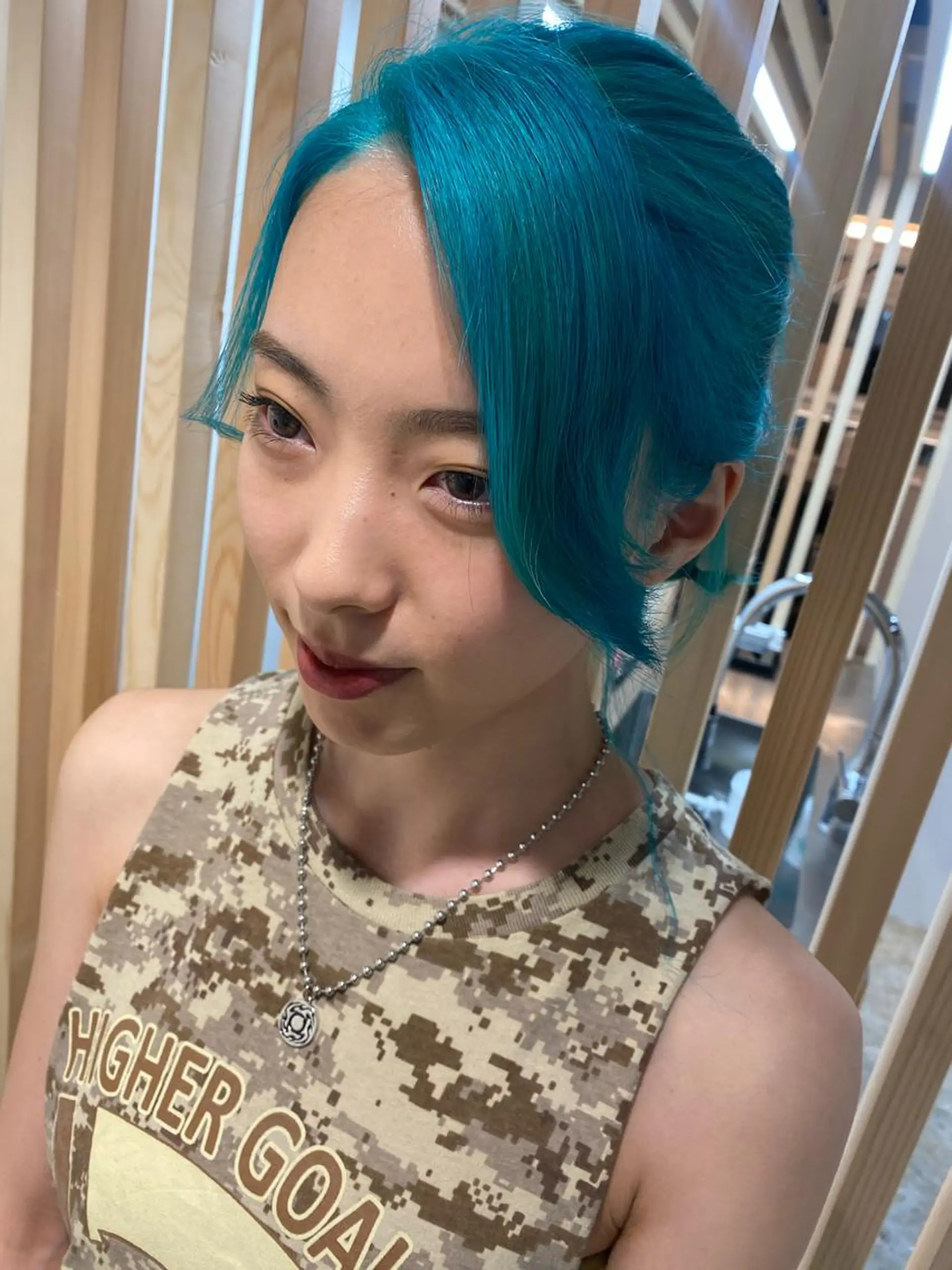 カラー ブルーカラー サイレント美容師 アイリィのヘアスタイル