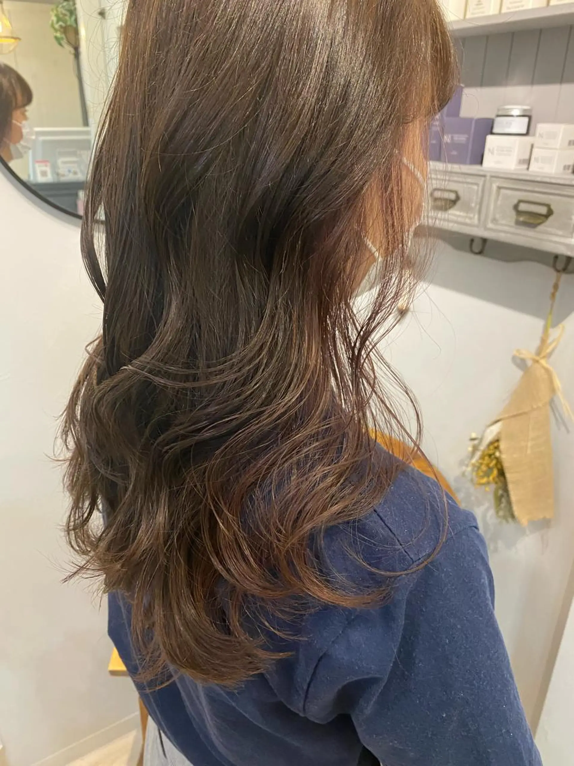 セミロング カラー イヤリングカラー ピンクカラー カット ヘアカラー トリートメント 西村 美羽のヘアスタイル