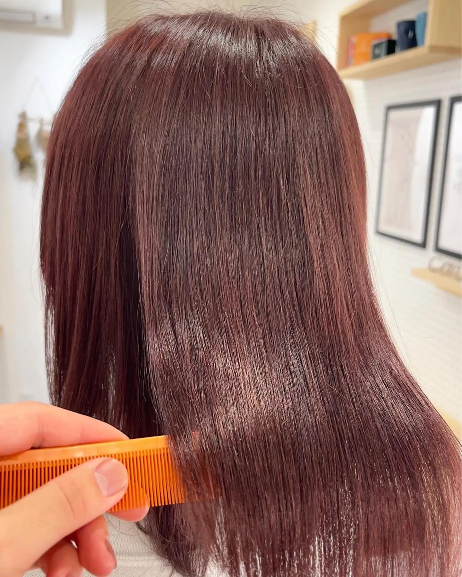 ミディアム カラー ブラウンカラー ピンクカラー ピンクブラウン 縮毛・酸性ストレート 特化のヘアスタイル