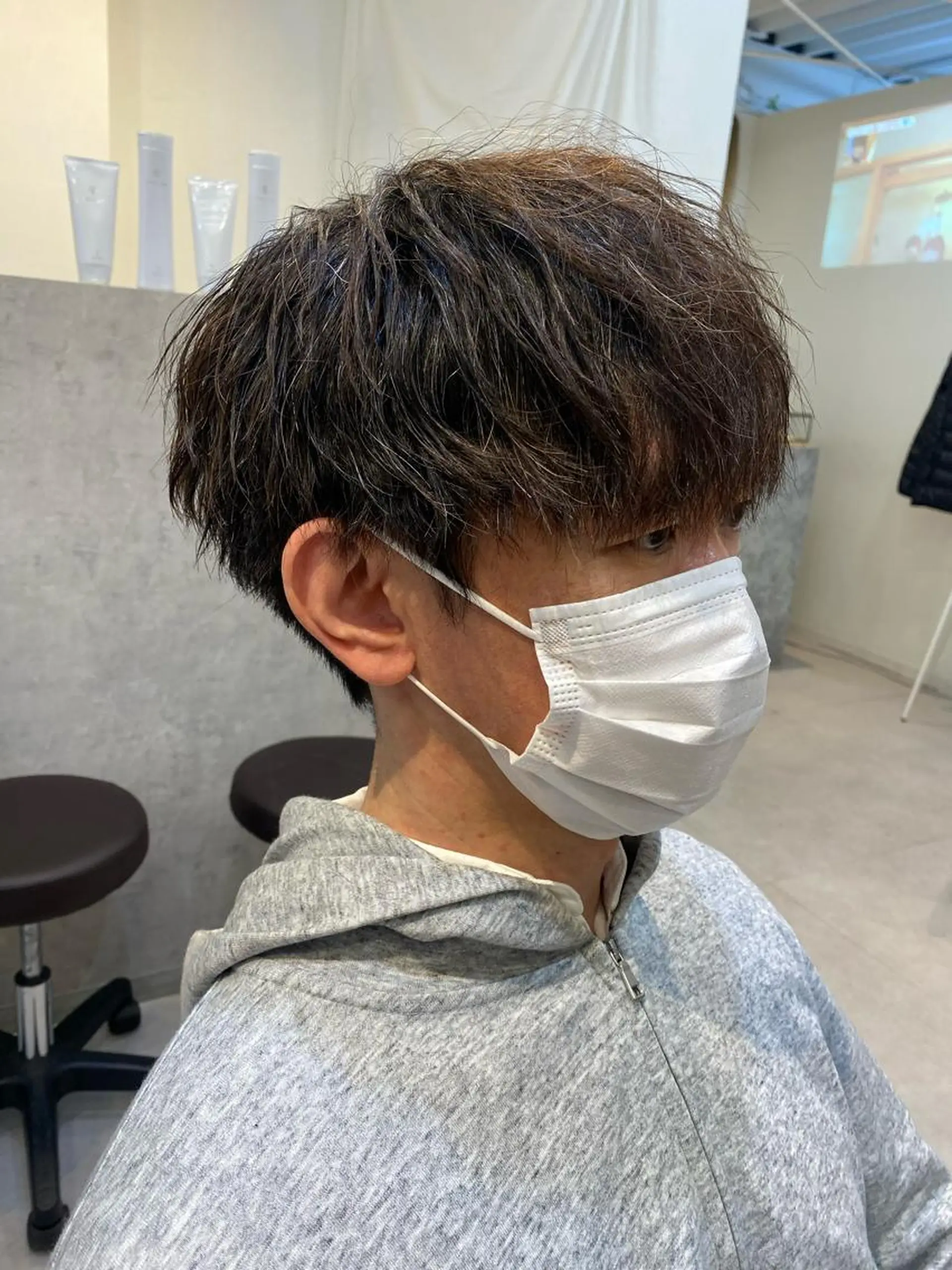 ミディアム パーマ メンズ カット パーマ トリートメント 似合う髪型が 分からない方へのヘアスタイル