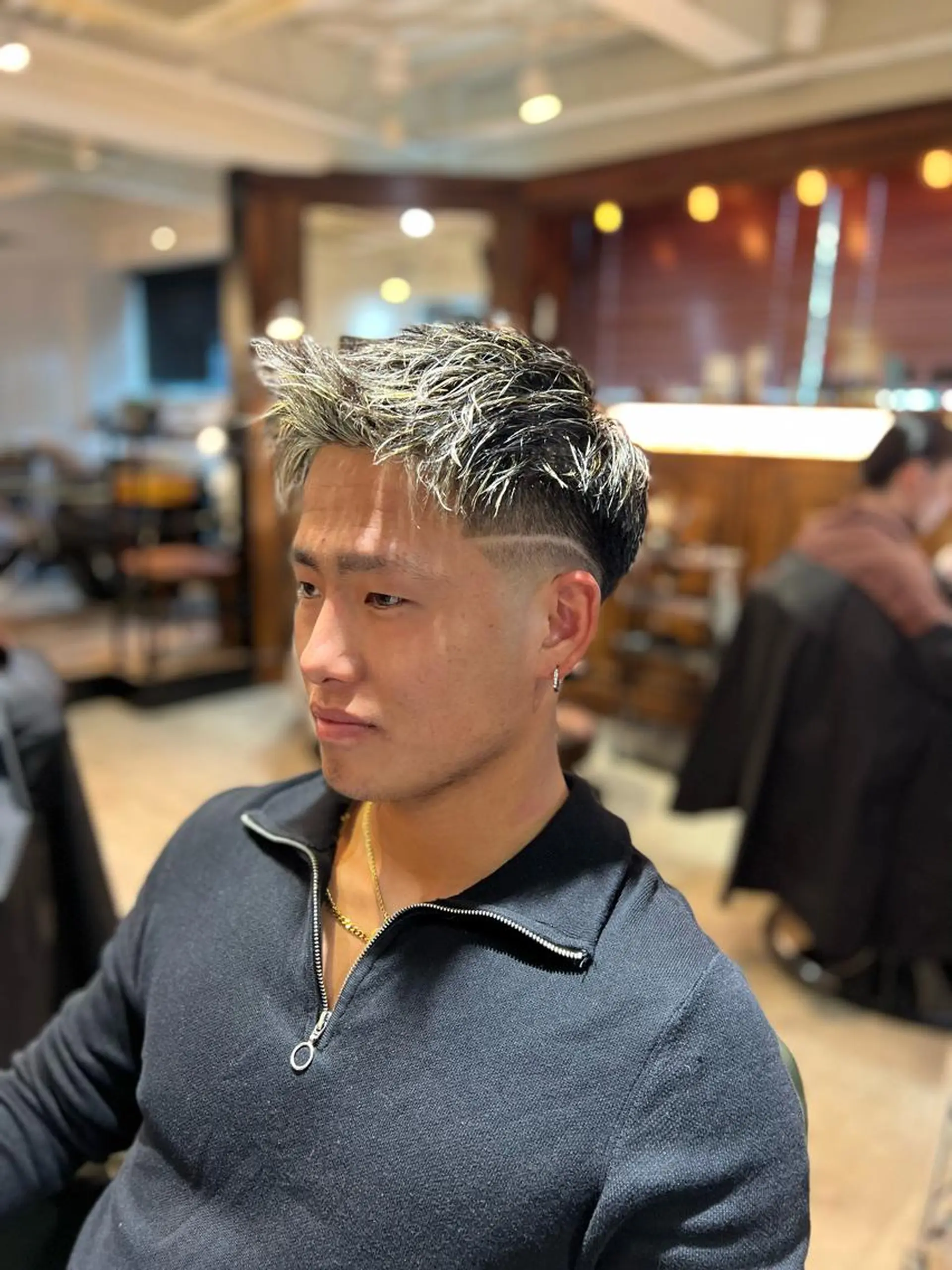 ショート カラー メンズ カット ヘアカラー トリートメント 🎱メンズフェード 特化HYOGA🎱のヘアスタイル