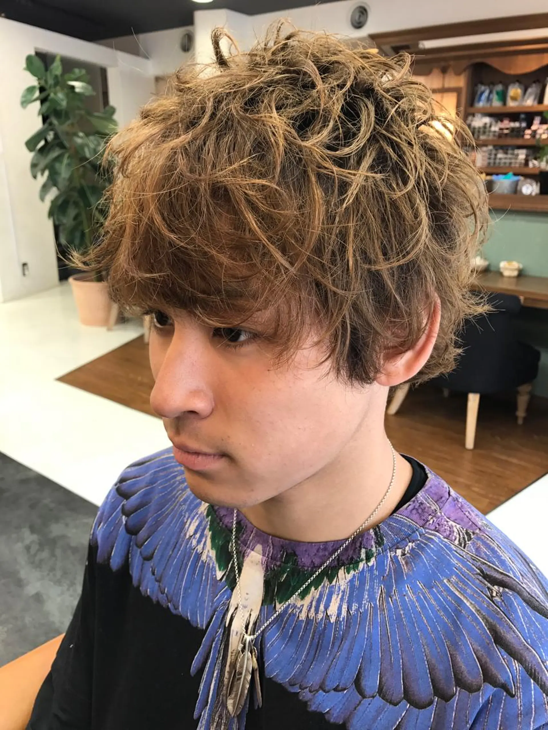 ミディアム カラー パーマ メンズ マッシュ イシイ リョウヘイのヘアスタイル