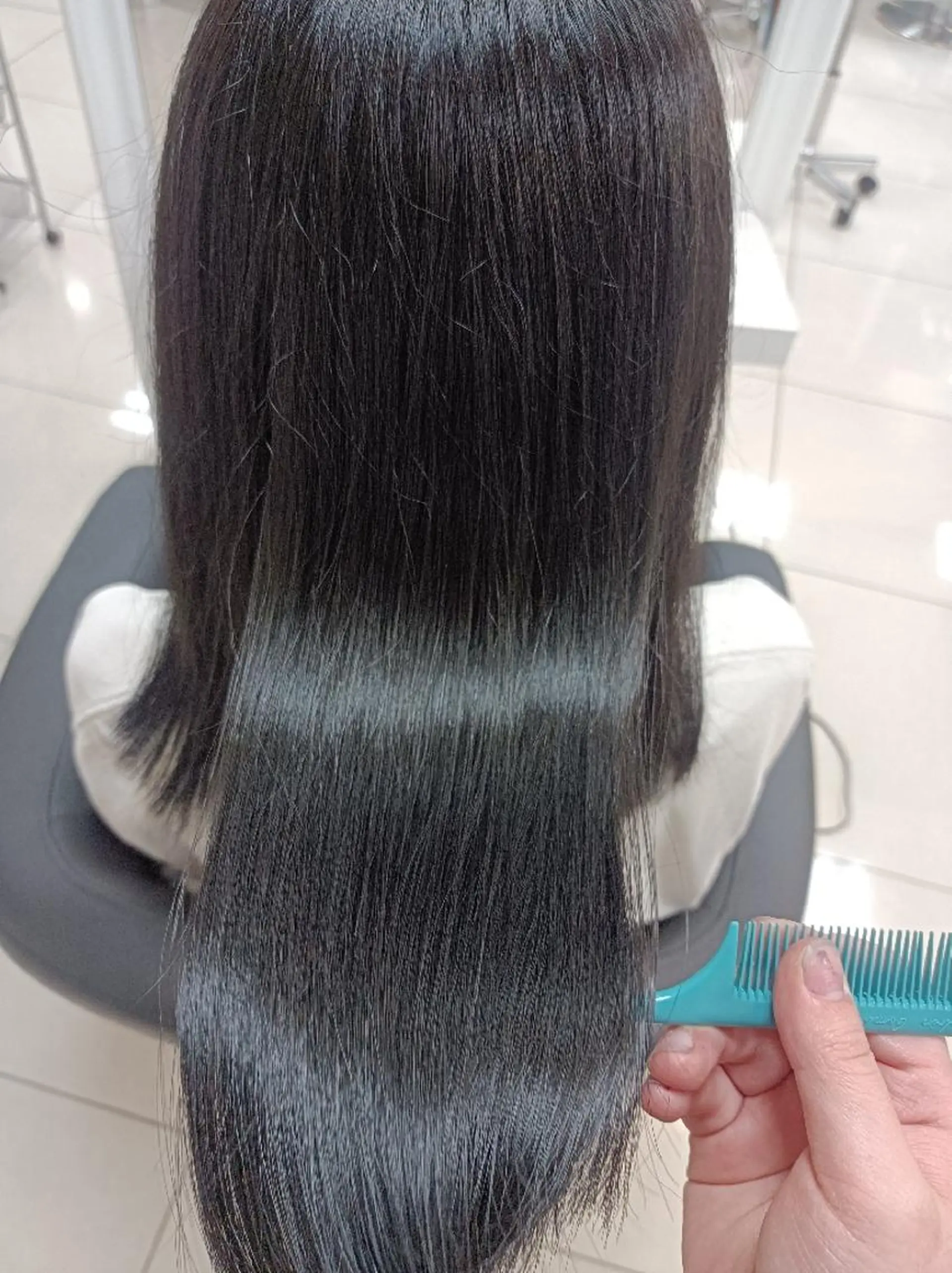 セミロング カラー 【縮毛矯正/レディー スカット】美涼🎀のヘアスタイル