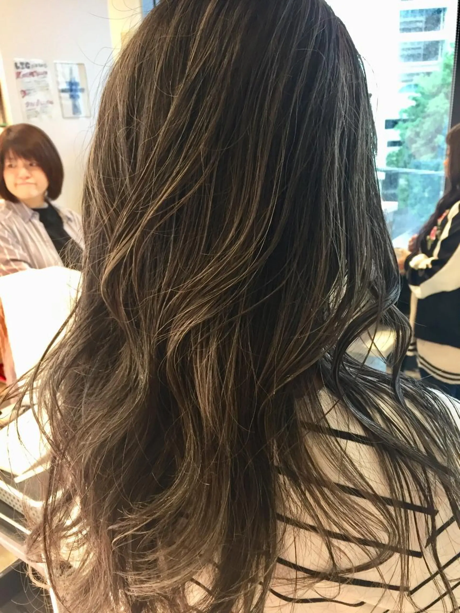 セミロング ハイライト カット ヘアカラー トリートメント 所渉/韓国レイヤー /ウルフカットのヘアスタイル