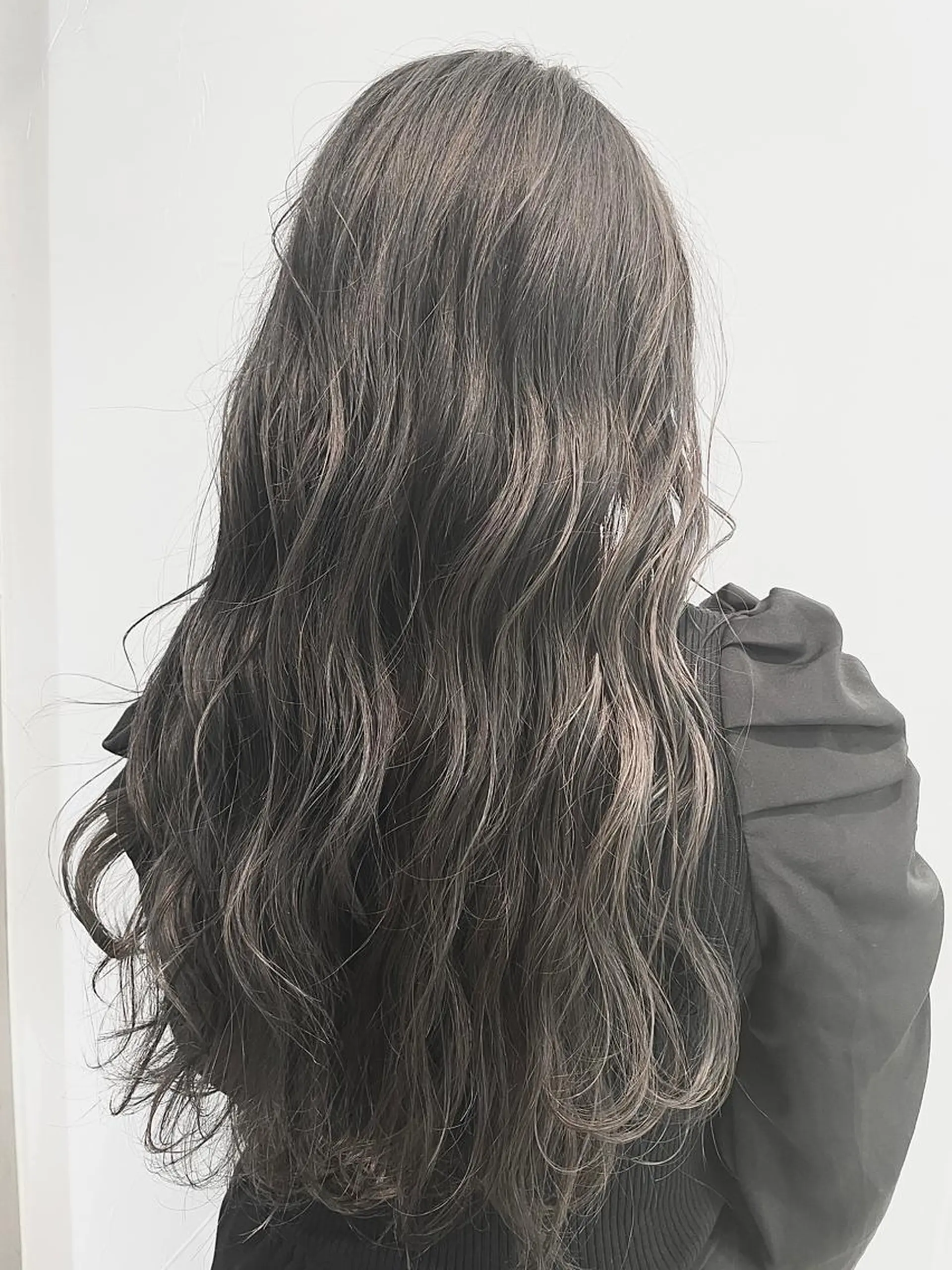 ロング ハイライト レイヤーカット 齋藤 尋真のヘアスタイル